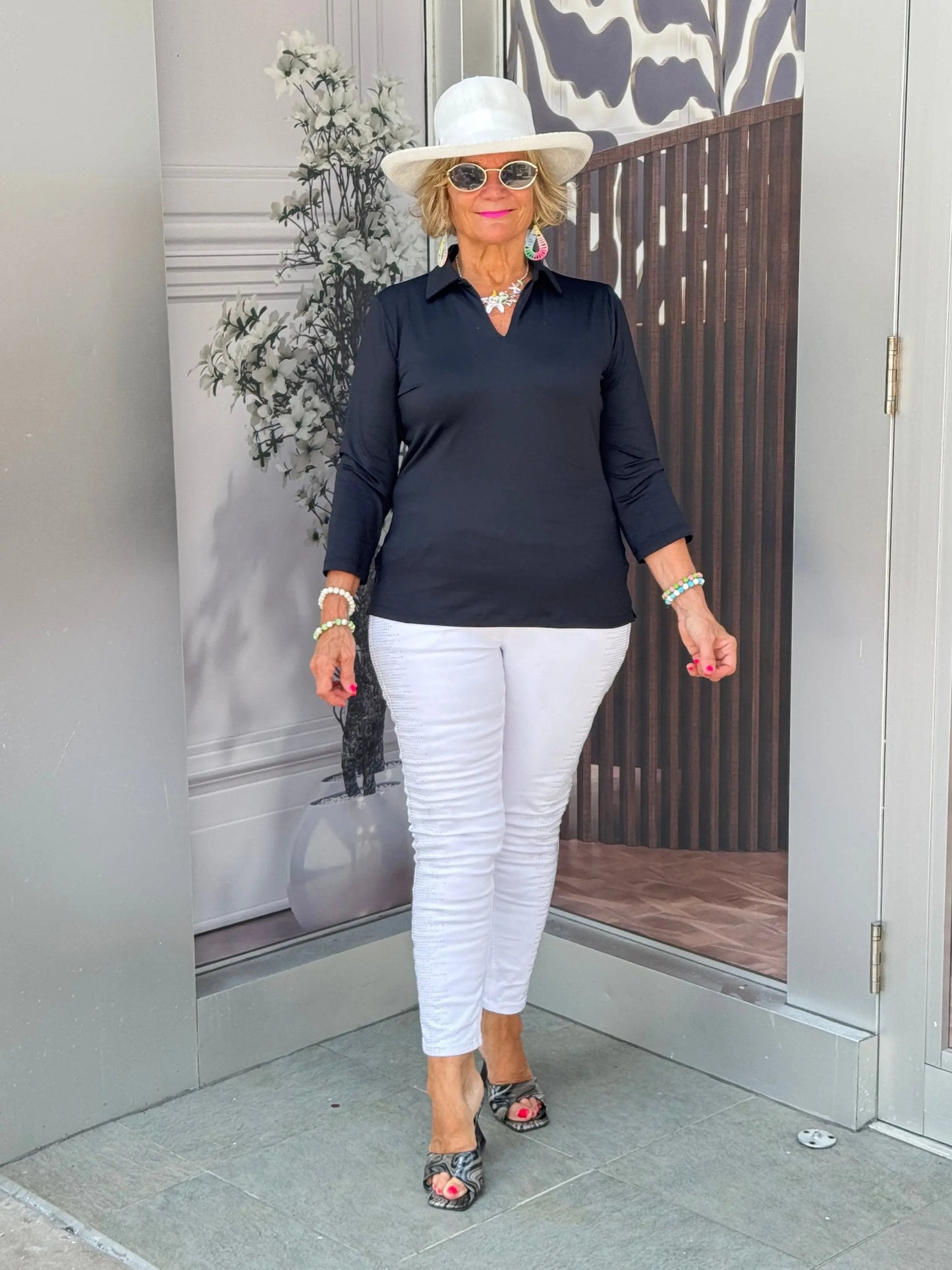 LULU-B SOLID BLACK SLEEVE COLLAR SLEEVE