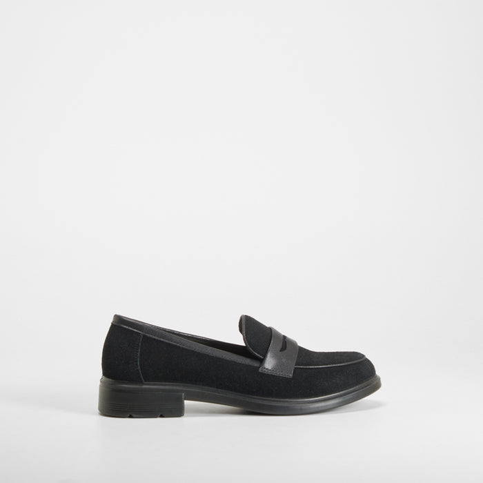 MocasÃn serraje piel negro COMFEET