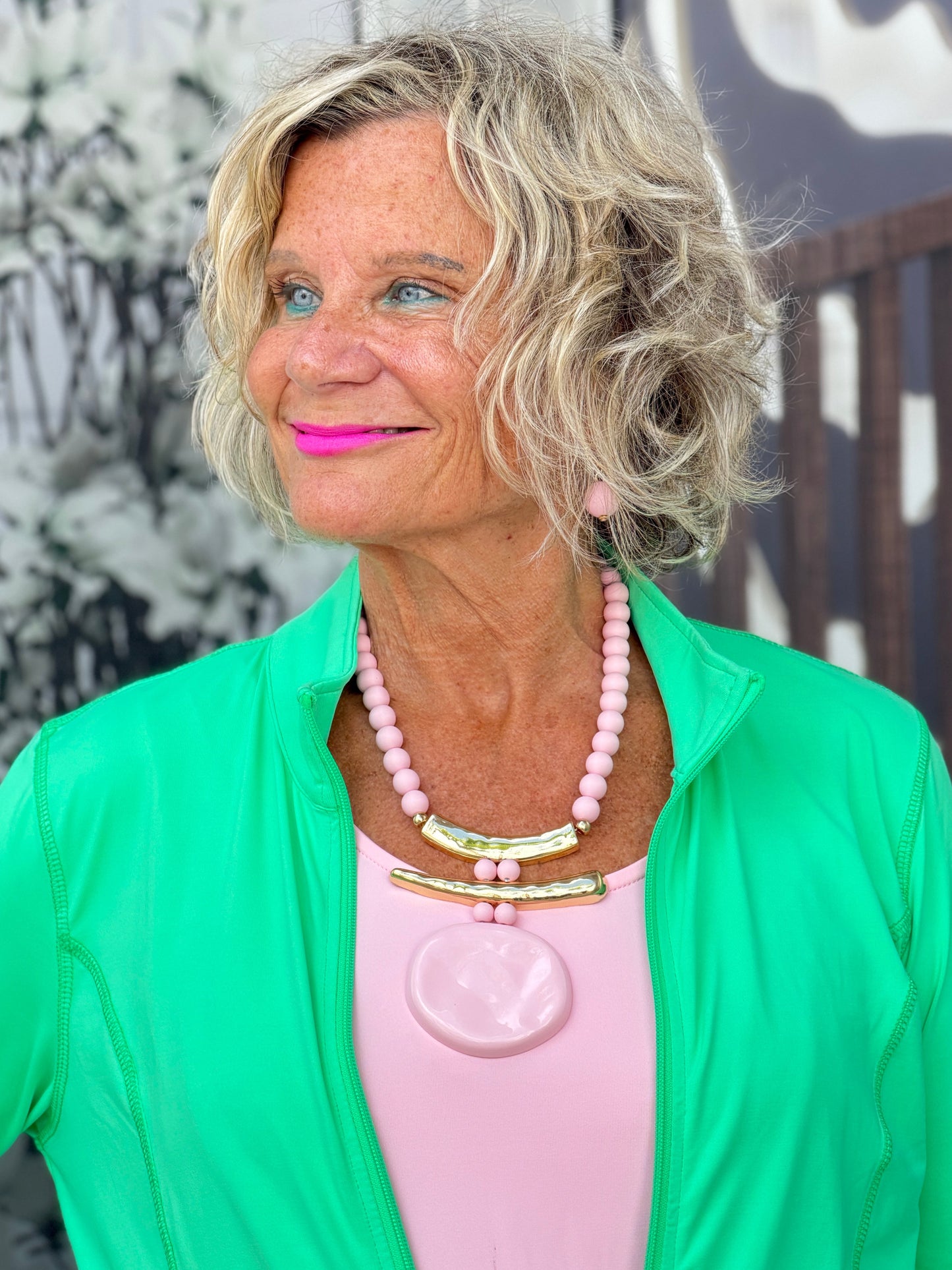 BLUSH STATMENT NECKLACE