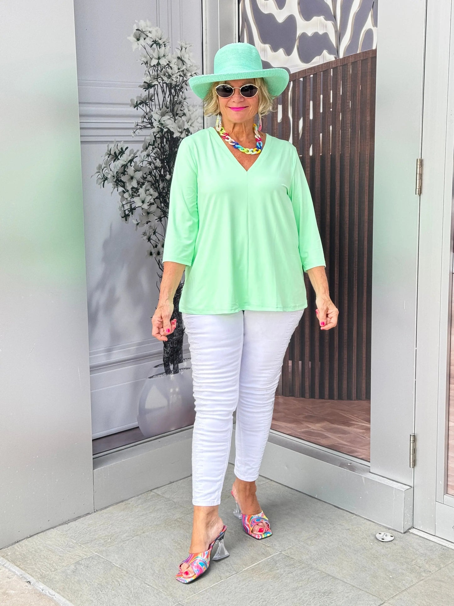 LULU-B TAILORED V CLEAR LIME TOP