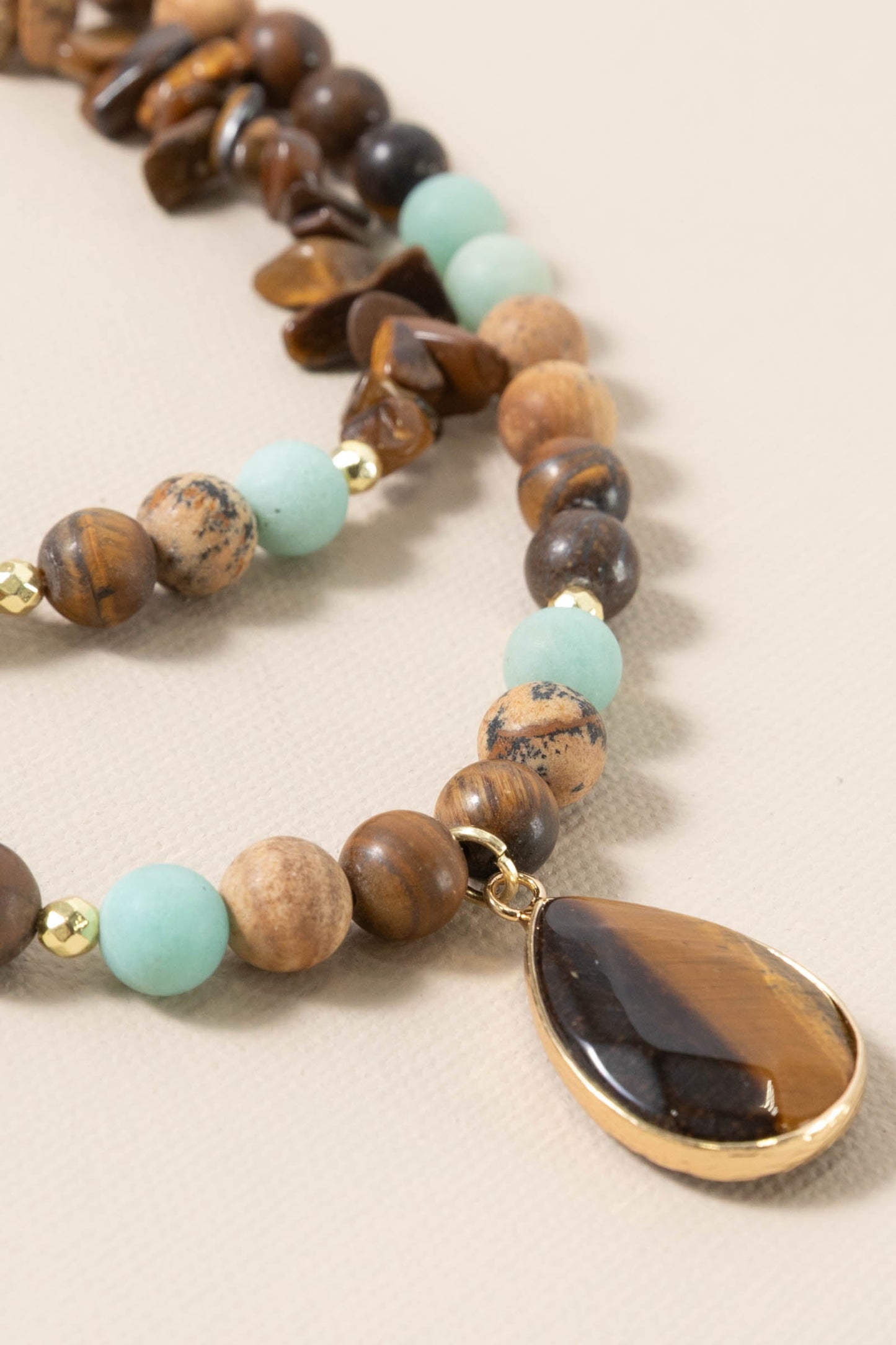 Camel Beads And Stone Pendant Necklace