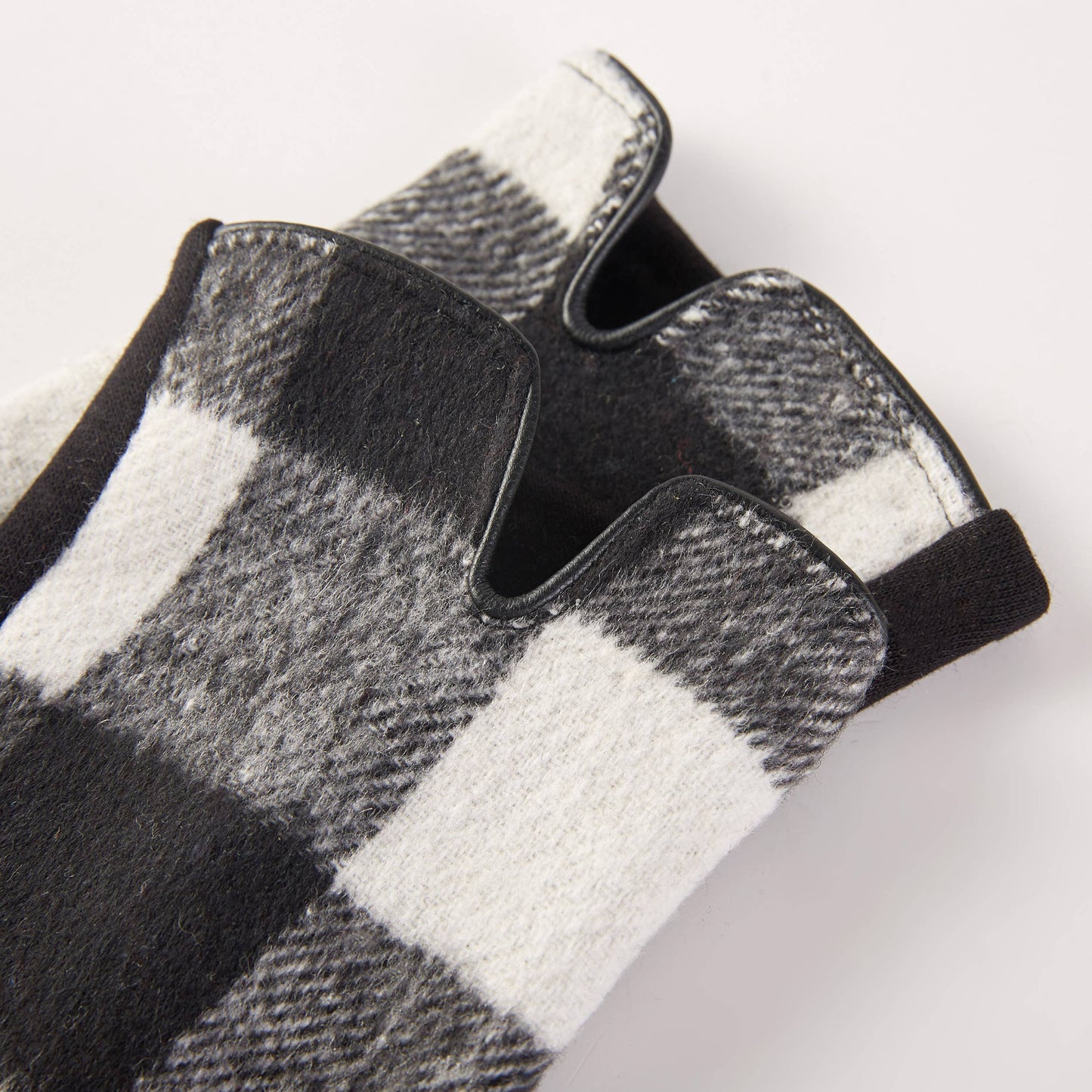Buffalo Check Pattern Cozy Winter Gloves