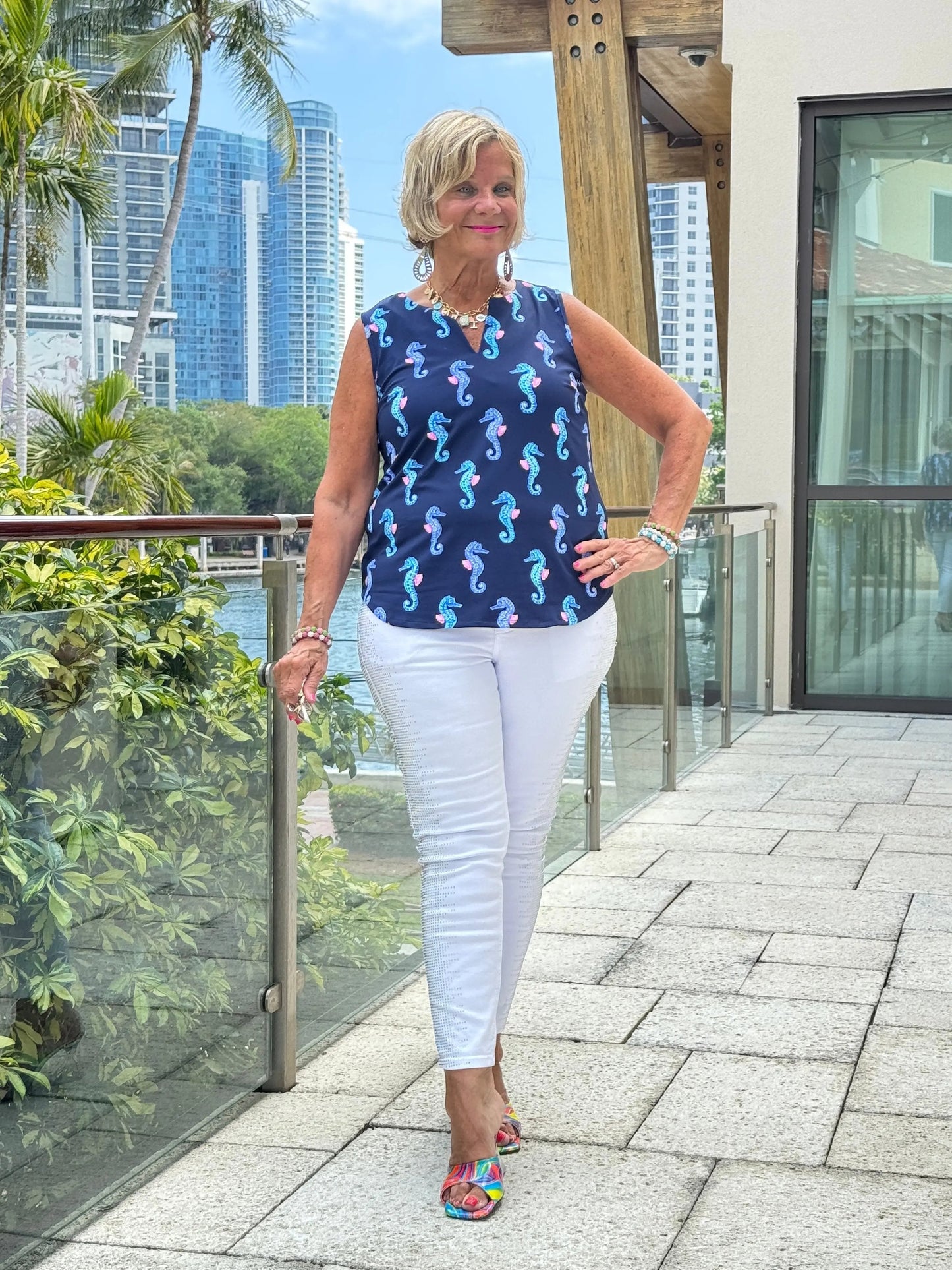 LULU B MIDNIGHT REEF SLEEVELESS V NECK TOP