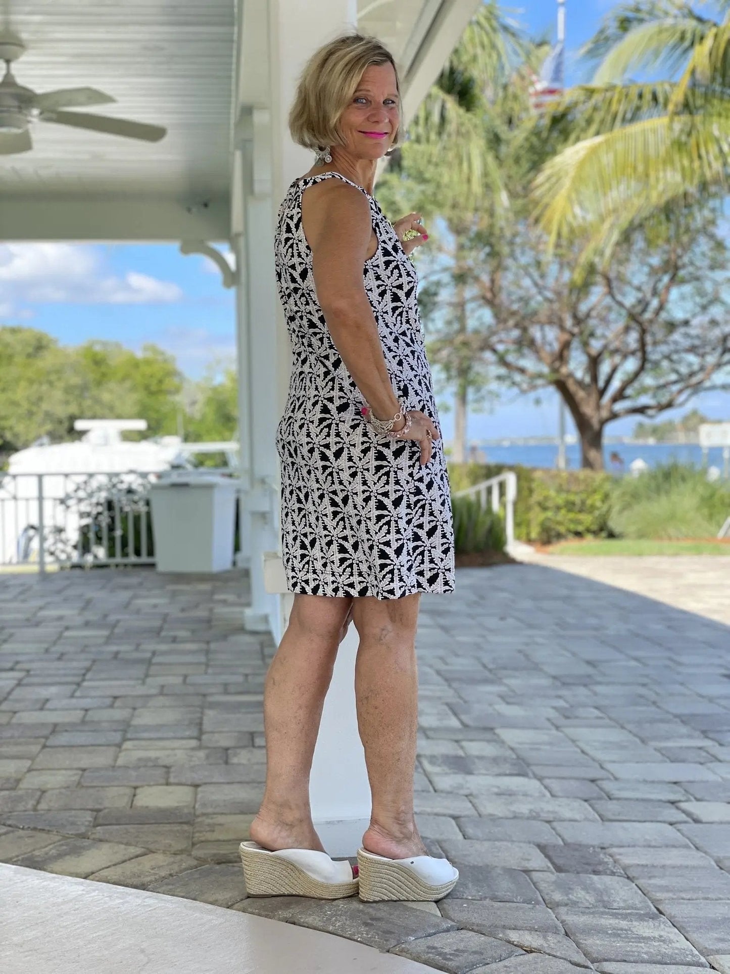 BLACK AND BEIGE COLLAR DRESS