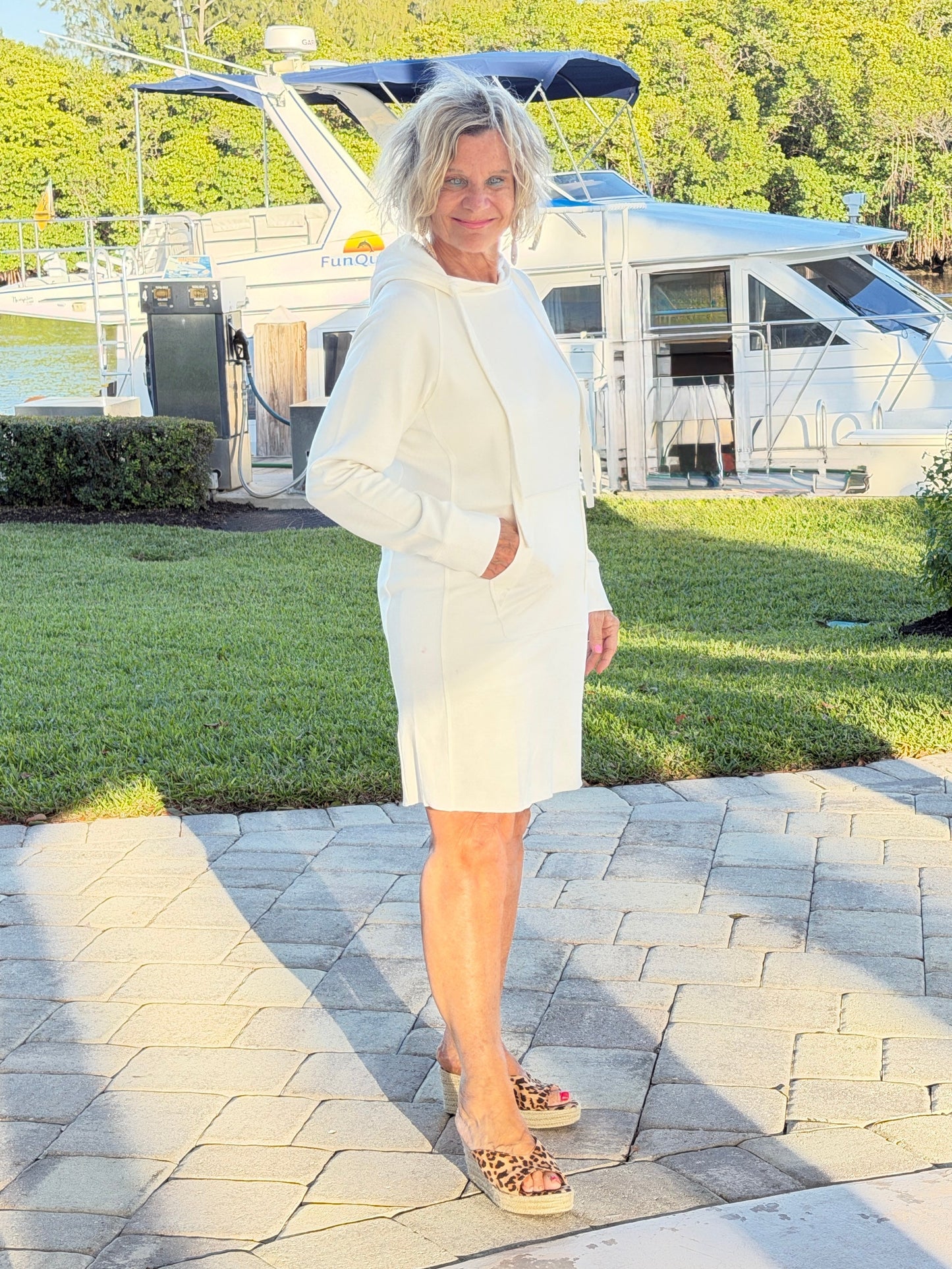 Lulu b kangaroo pocket pearl scuba dress