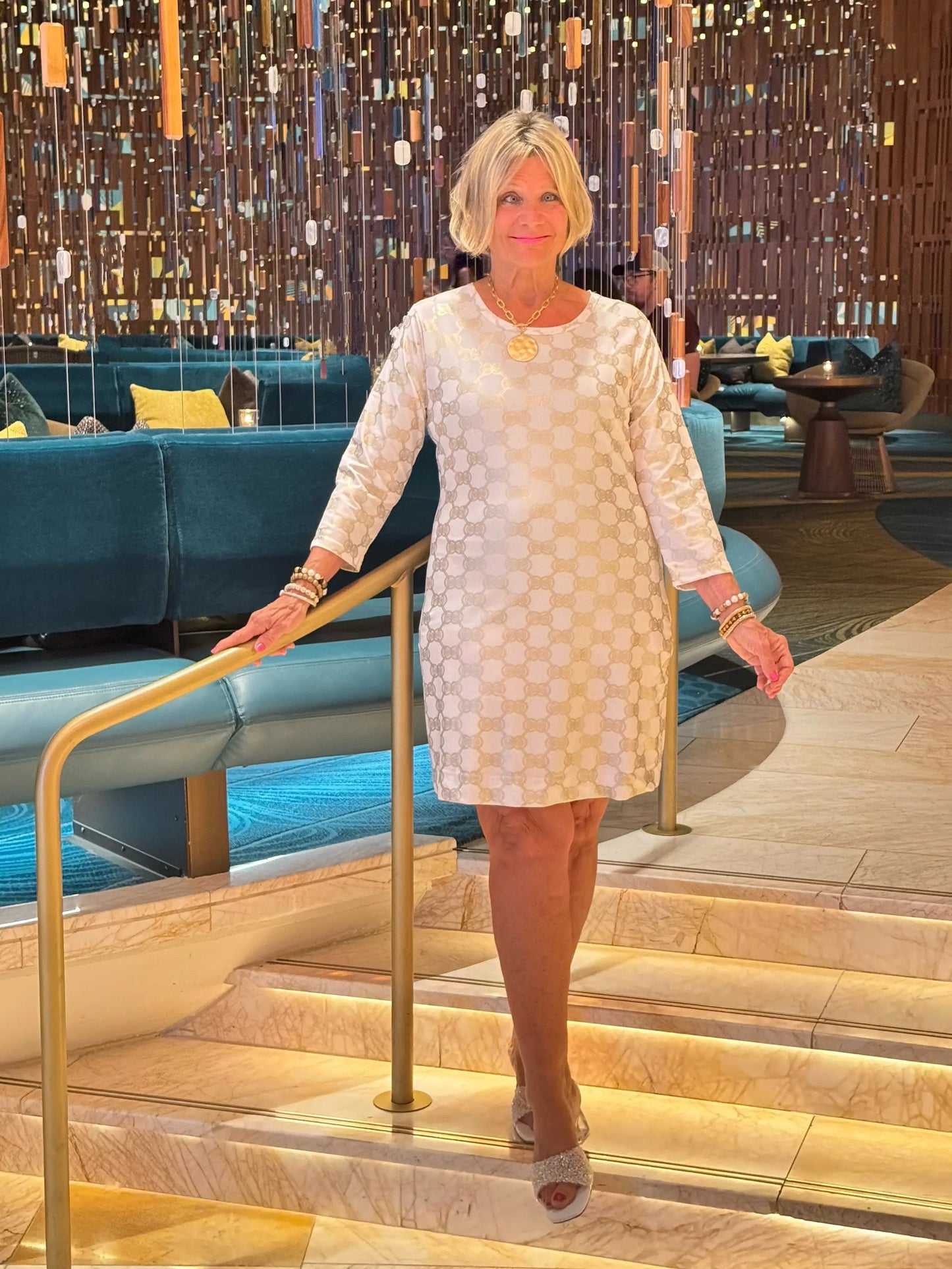 Lulu B GOLD AND WHITE SLEEVE DRESS