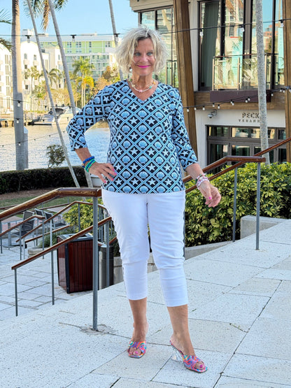 LULU B OCEAN TREASURES V NECK TOP