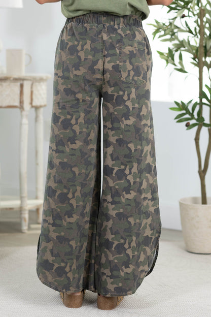 Camo Tulip Hem Relaxed Fit Pants
