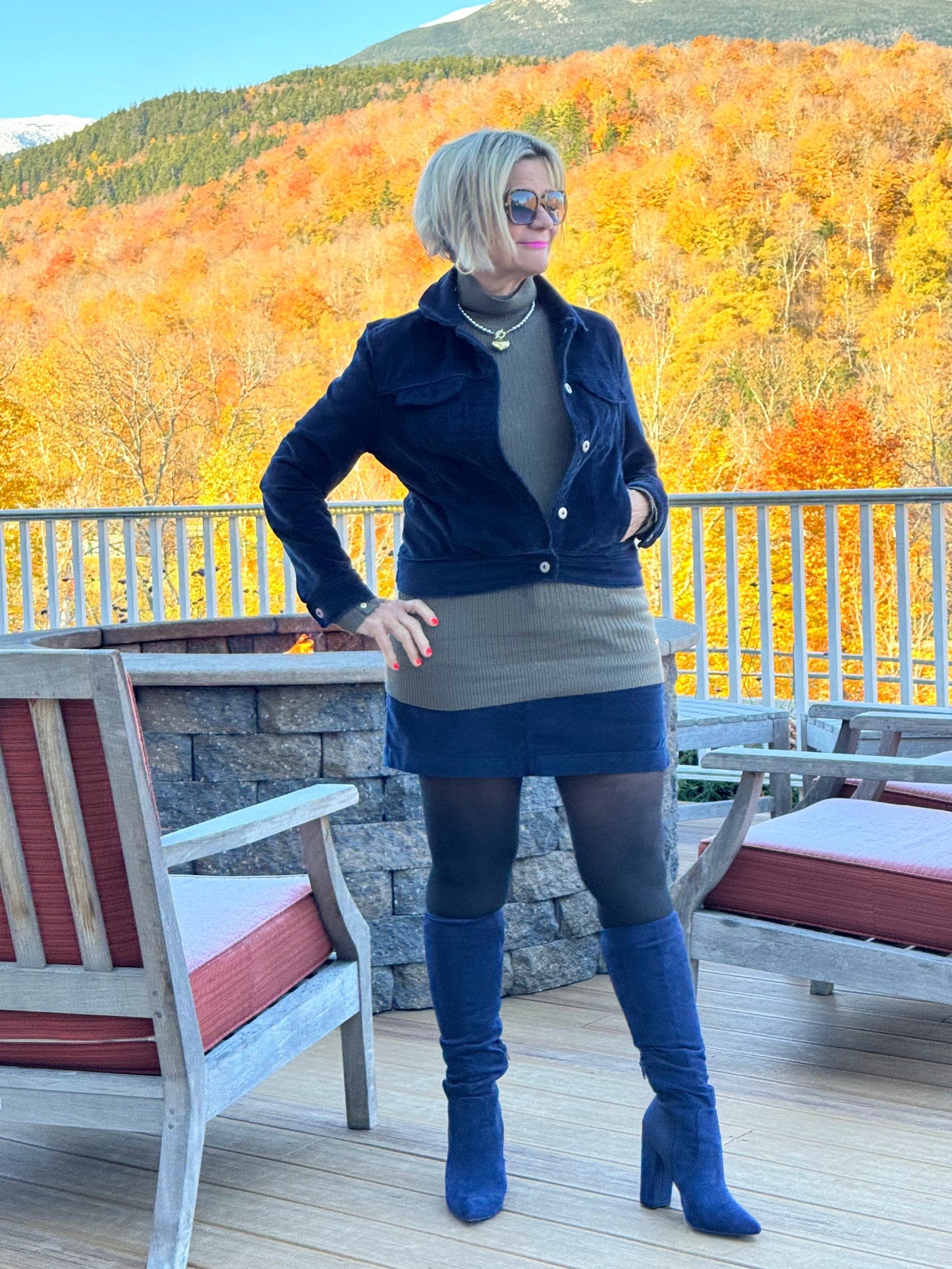 LULU-B NAVY VELOUR SKORT