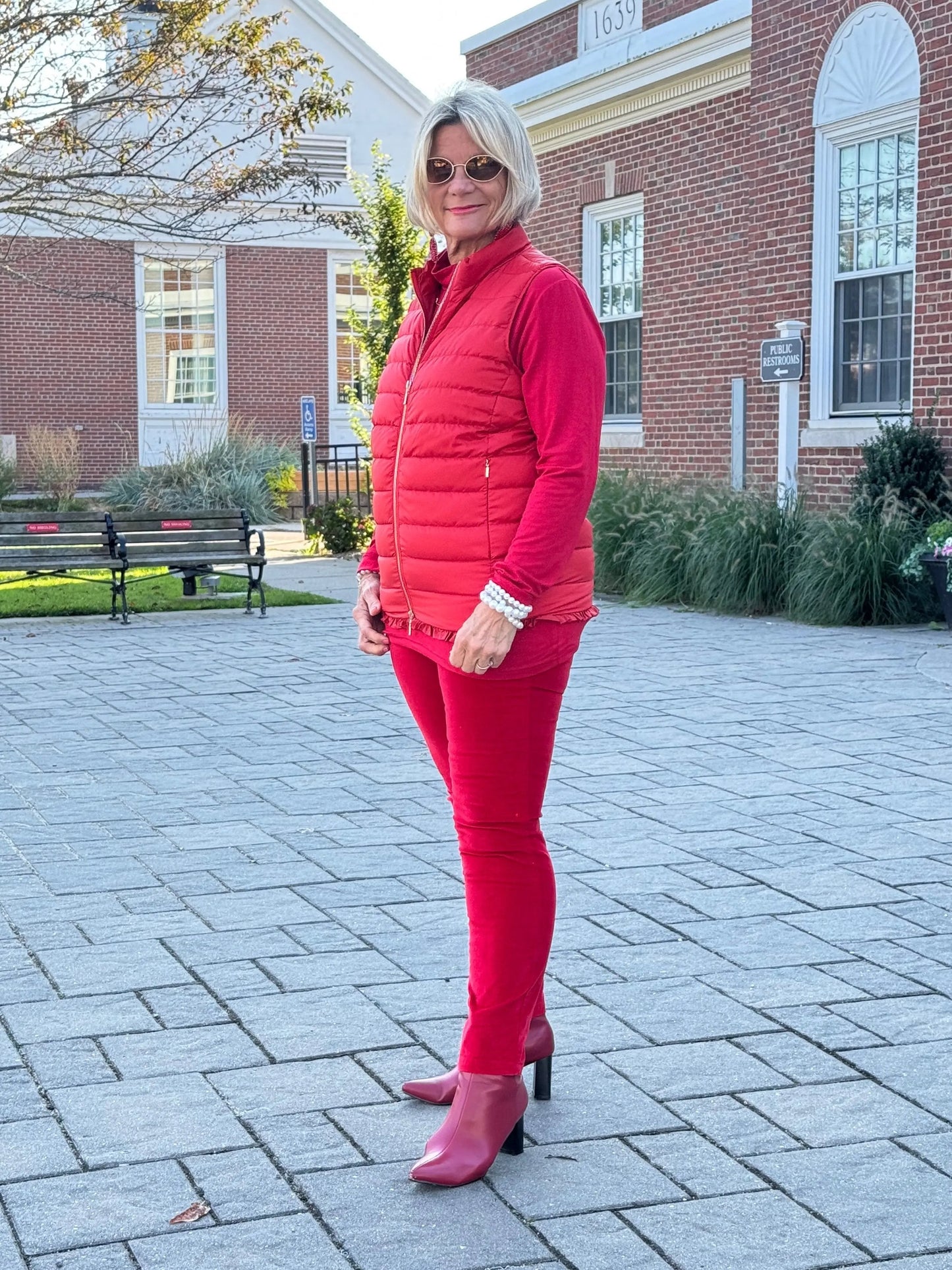 LULU-B RED SHORT PUFFER VEST