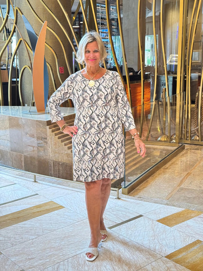 HOLIDAY WINTER WHITE WHITE SLEEVE DRESS