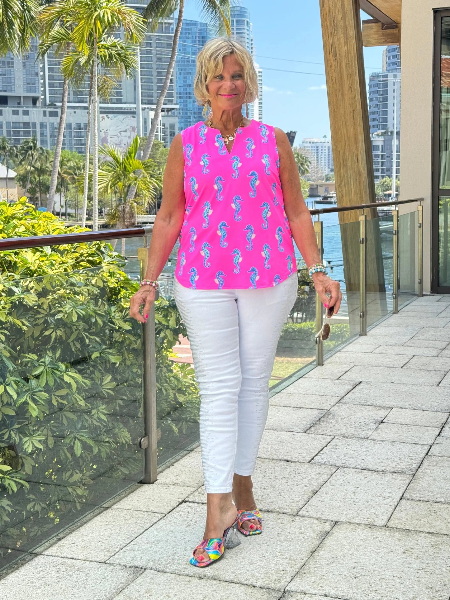LULU B SEAHORSE BAY SLEEVELESS V NECK TOP