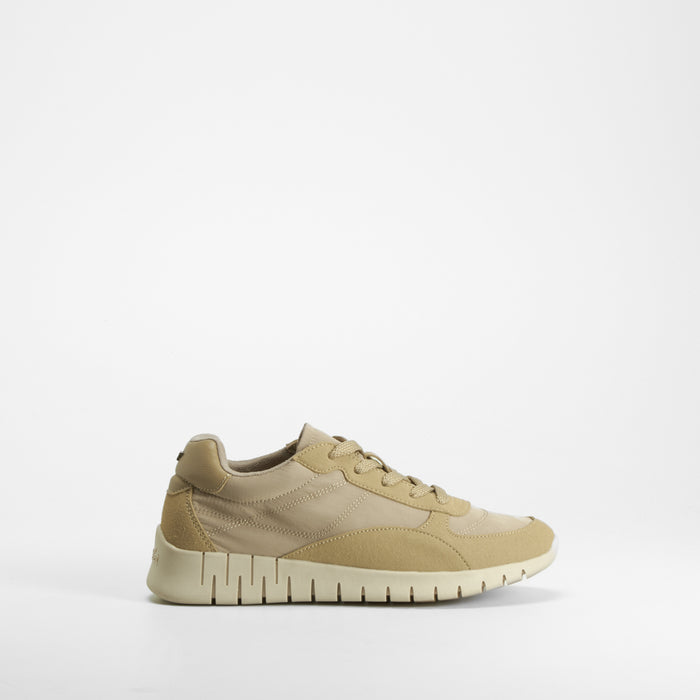 Sneaker Hexaflex cordones beige COMFEET