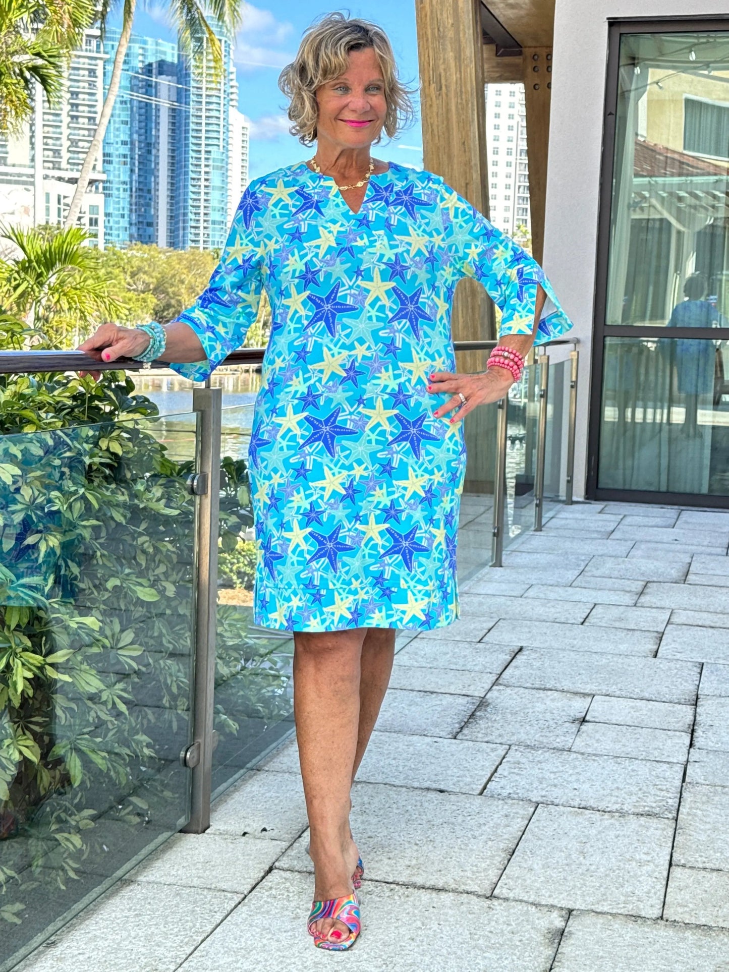 LULU B STARFISH SPLASH NOTCH SLEEVE DRESS