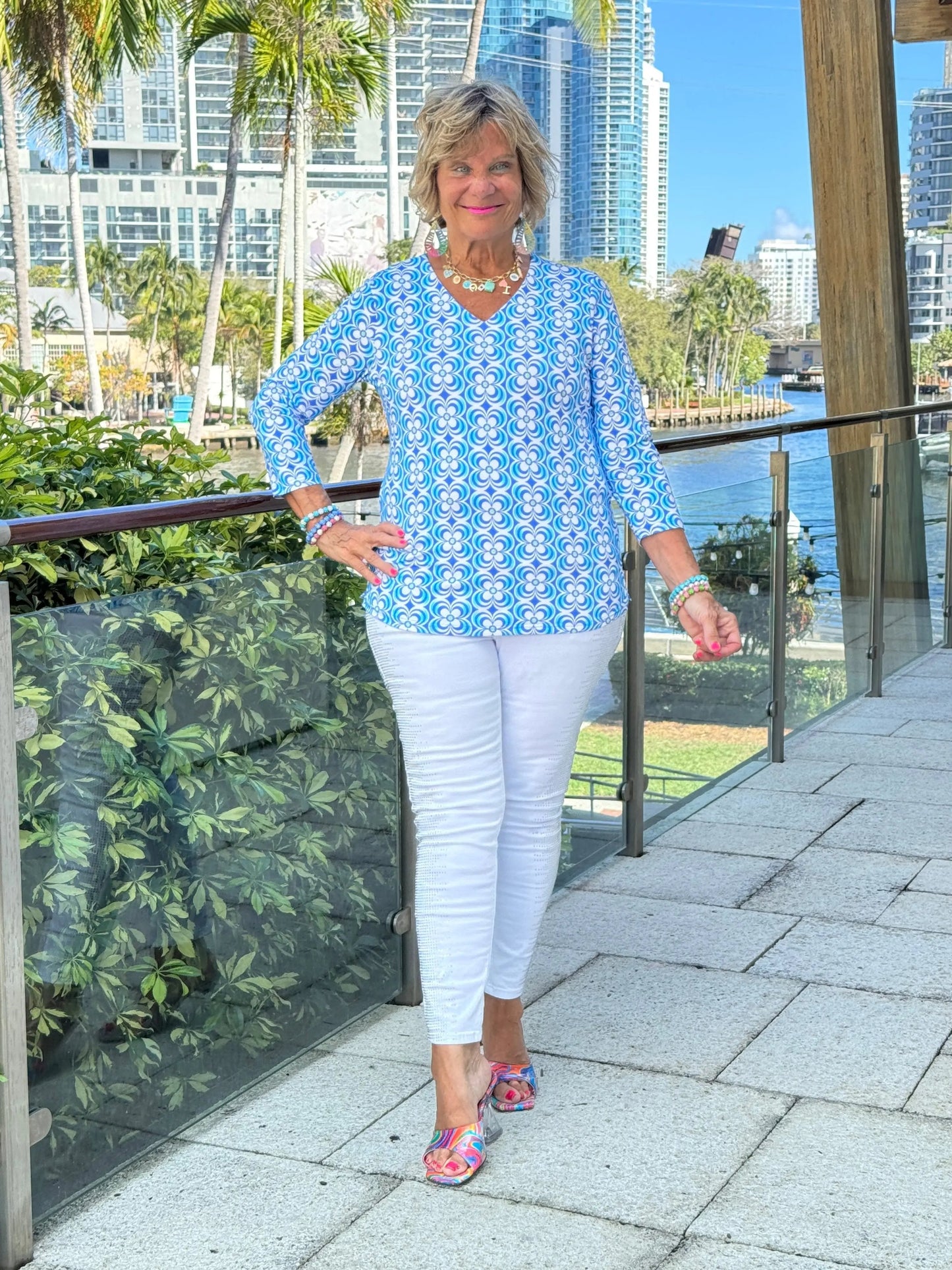 LULU B COASTAL BLOOM V NECK TOP