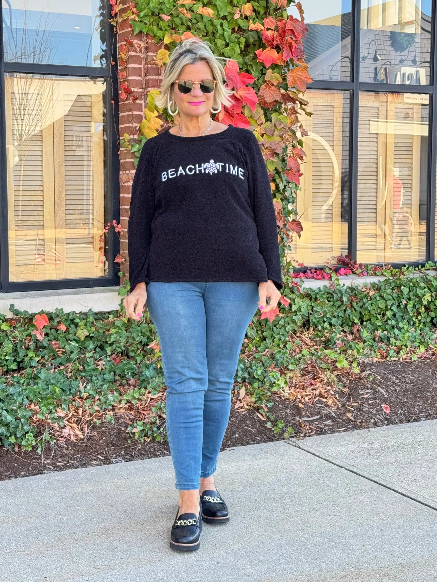 CHENILLE BLACK CREW BEACHTIME SWEATER