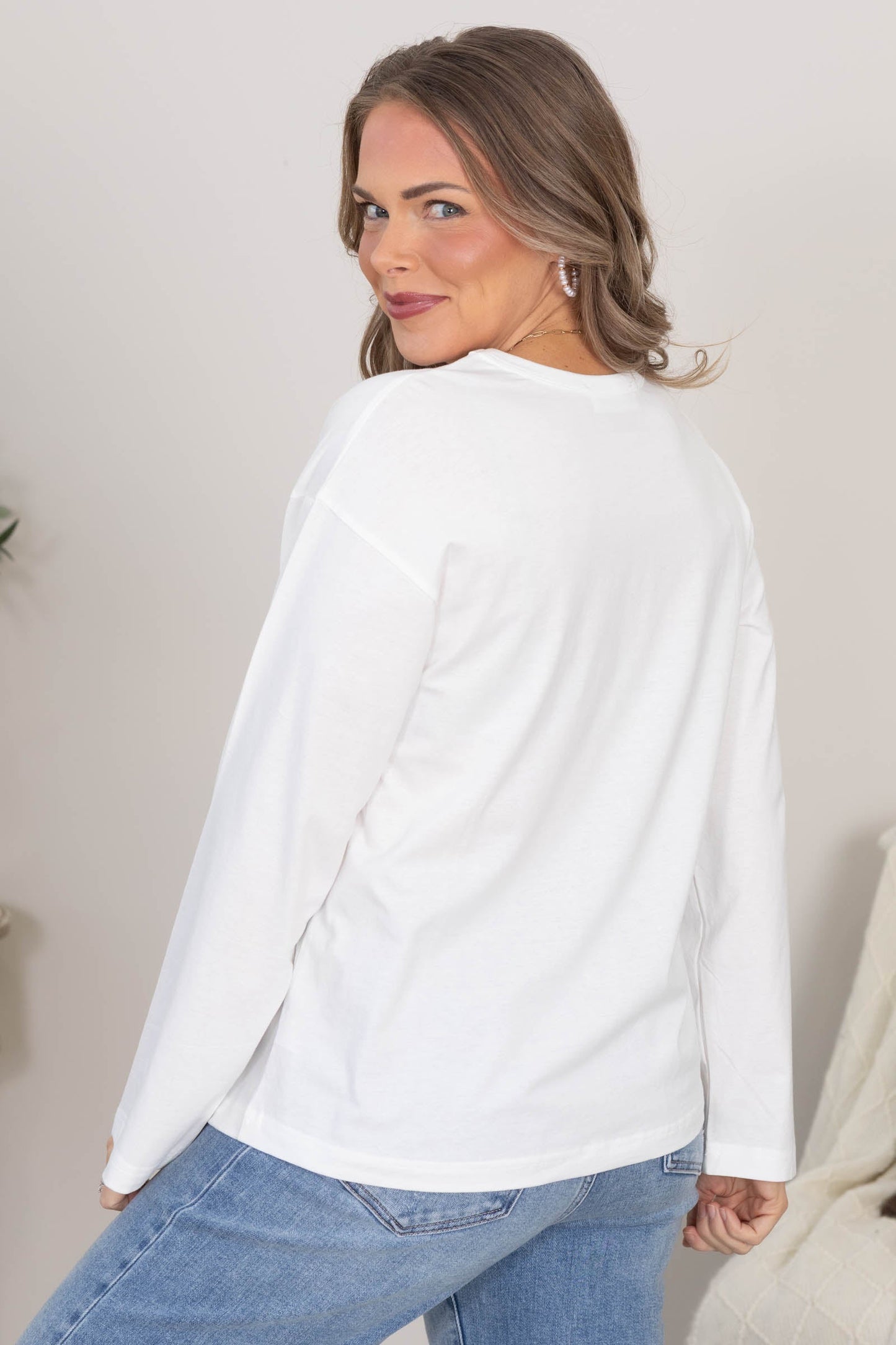 Classic Neckline Long Sleeve Knit Tops