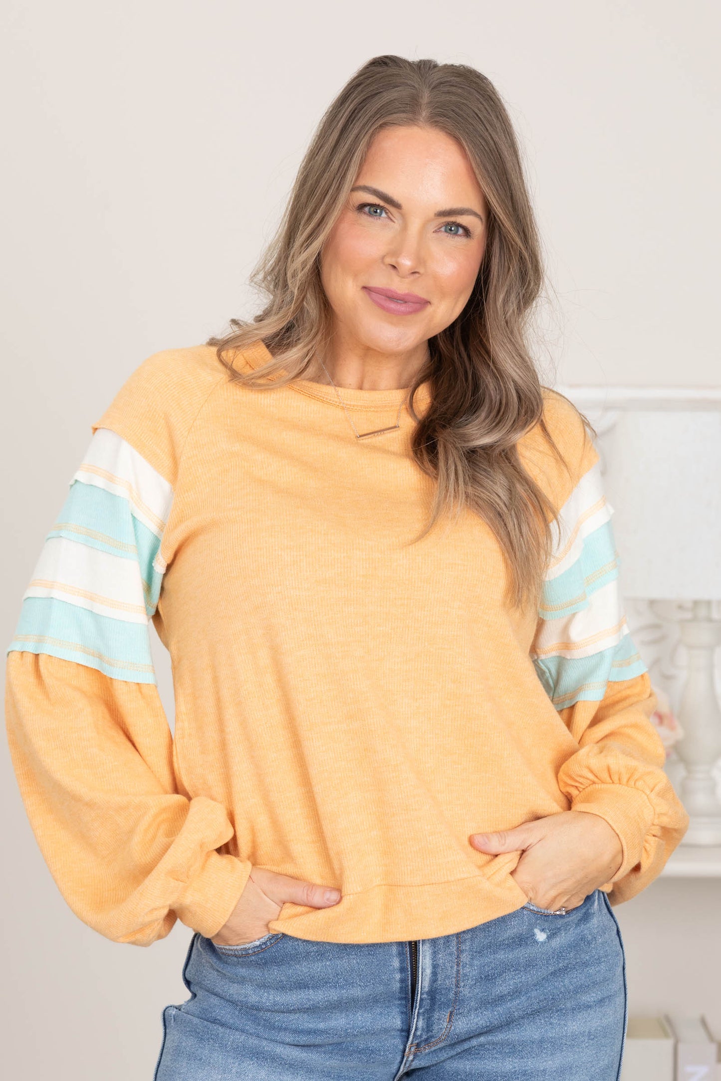 Colorblock Detail Balloon Sleeve Knit Top