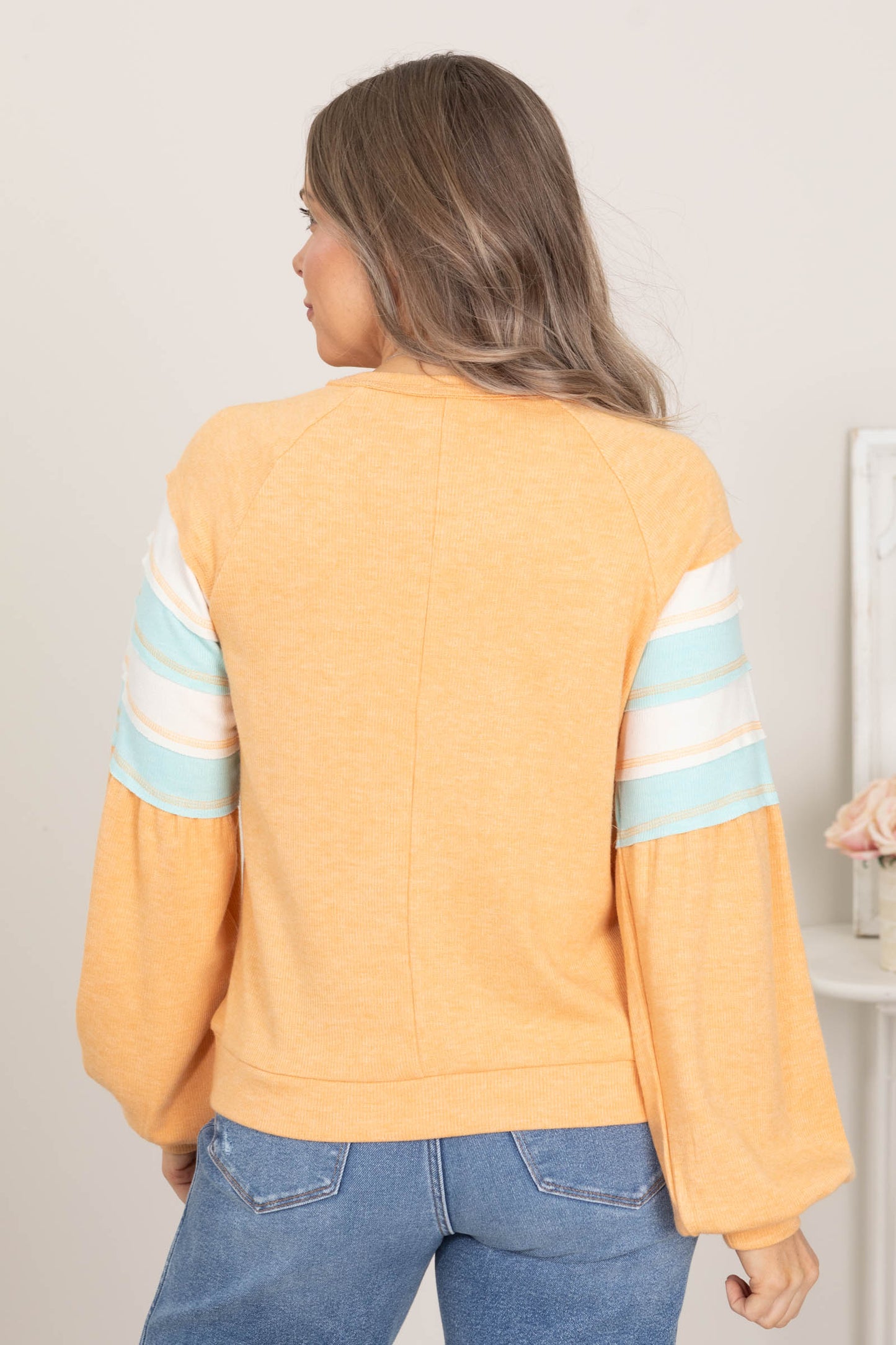 Colorblock Detail Balloon Sleeve Knit Top