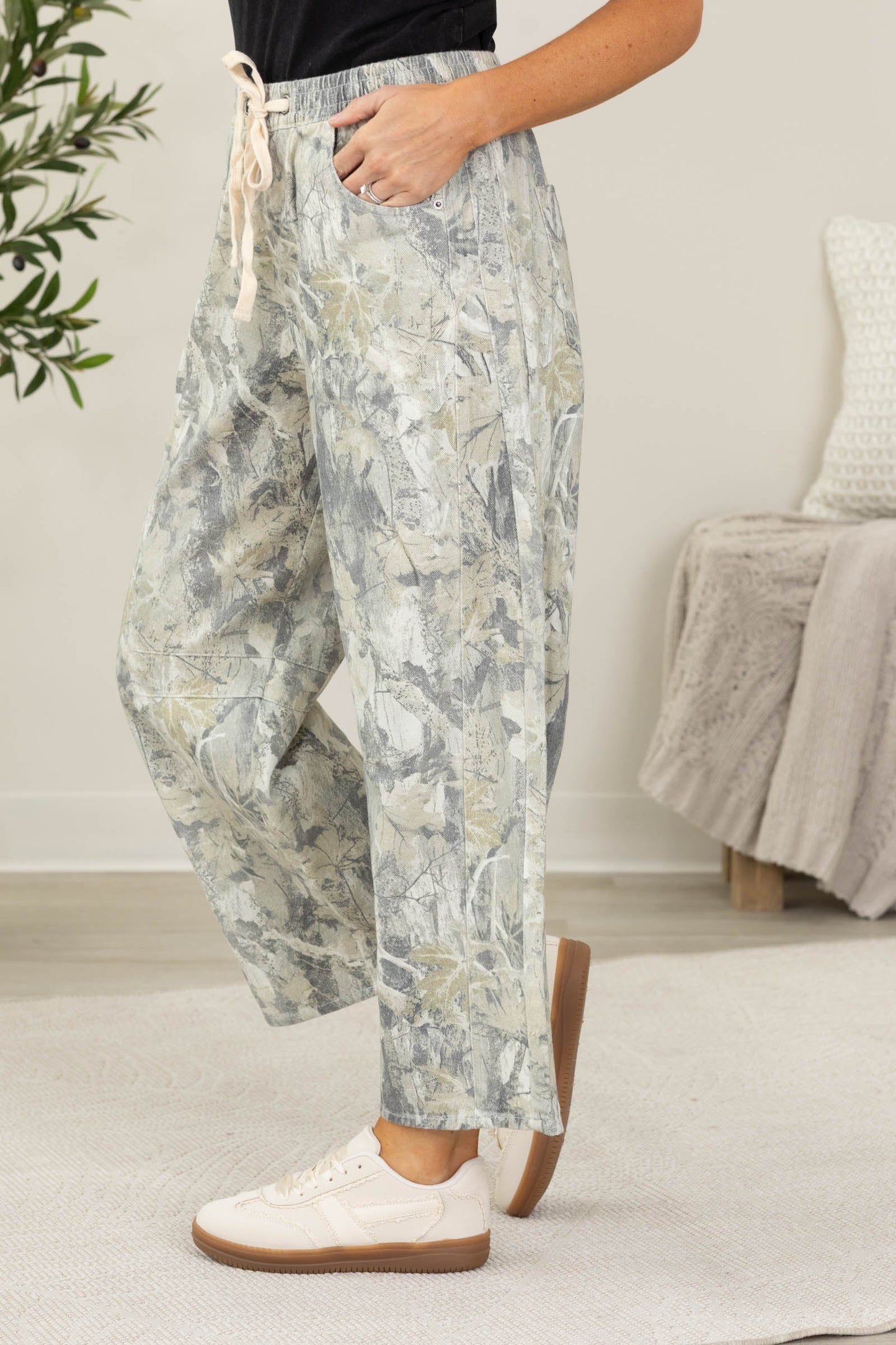 Camo Print Elastic Drawstring Waist Pant