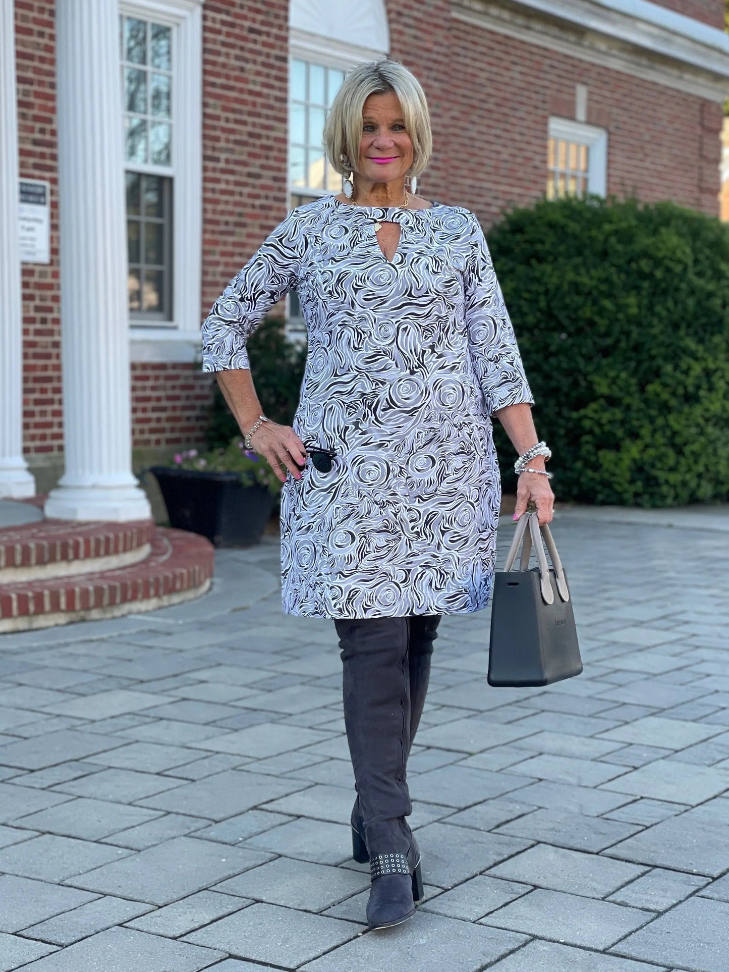 ELEGANT EXPRESSIONS KEYHOLE DRESS