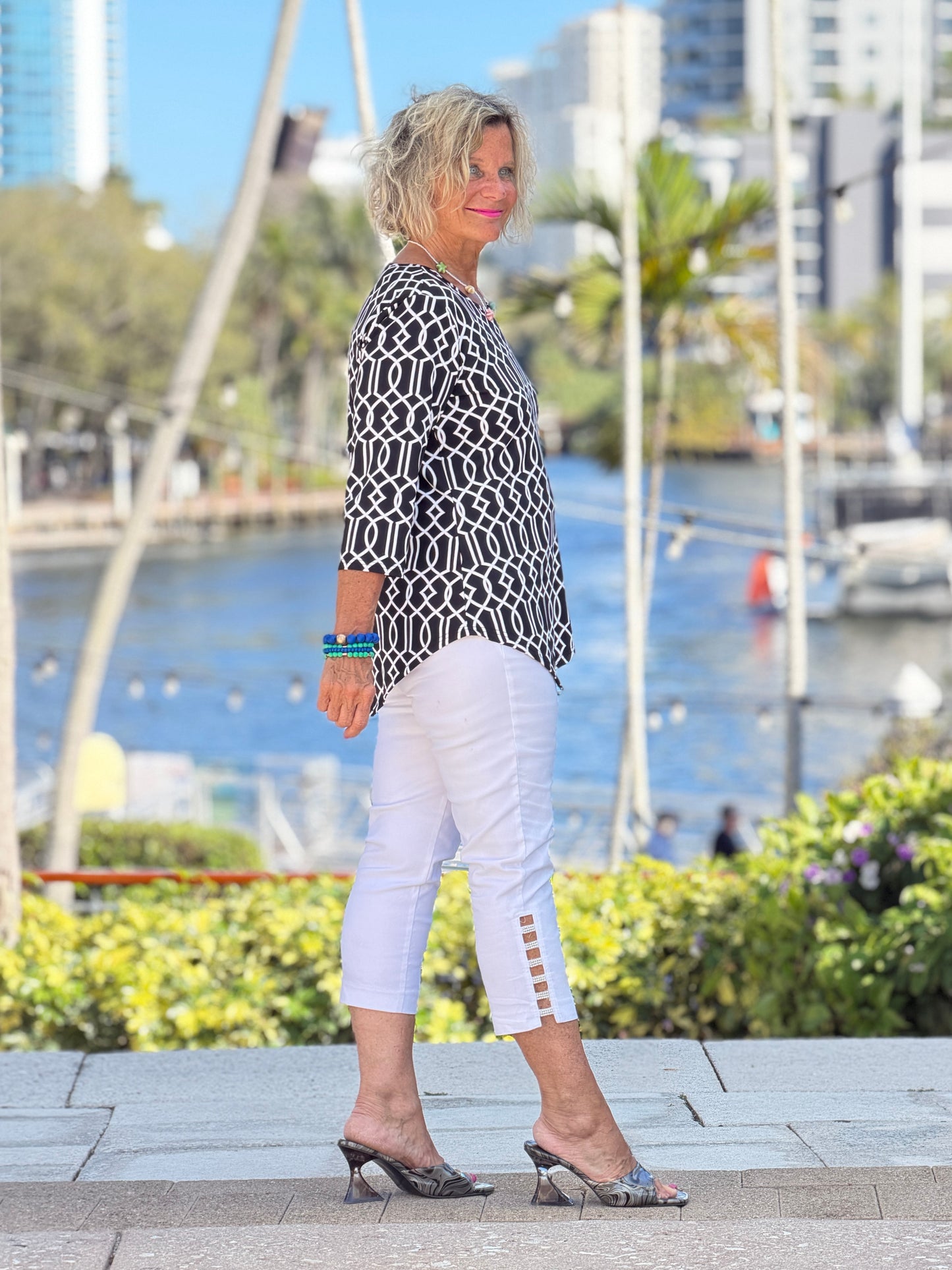LULU B MIDNIGHT TRELLIS ASYMMETRIC TOP