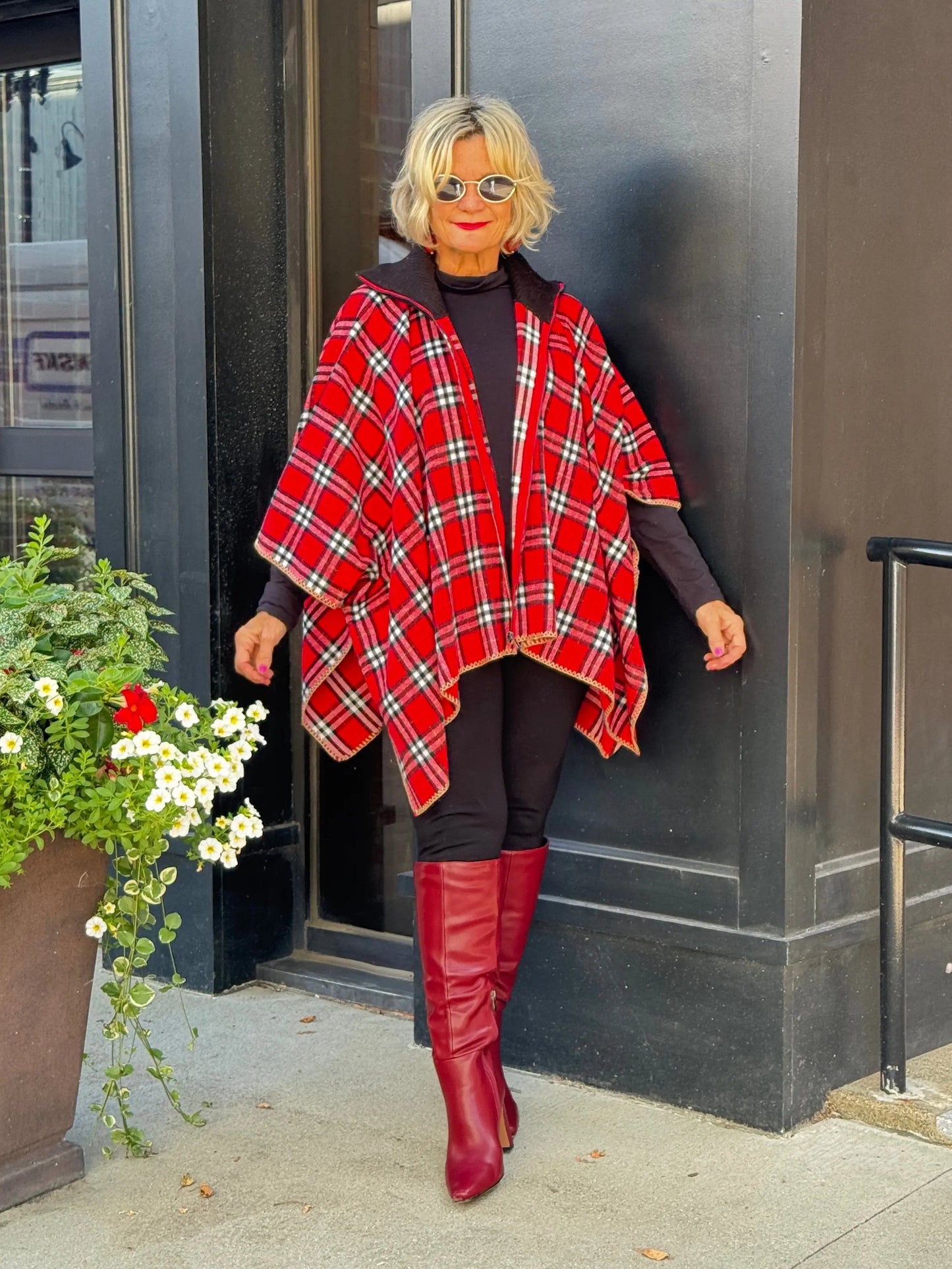 Flannel Plaid Zip Front Poncho RED AND BLACK