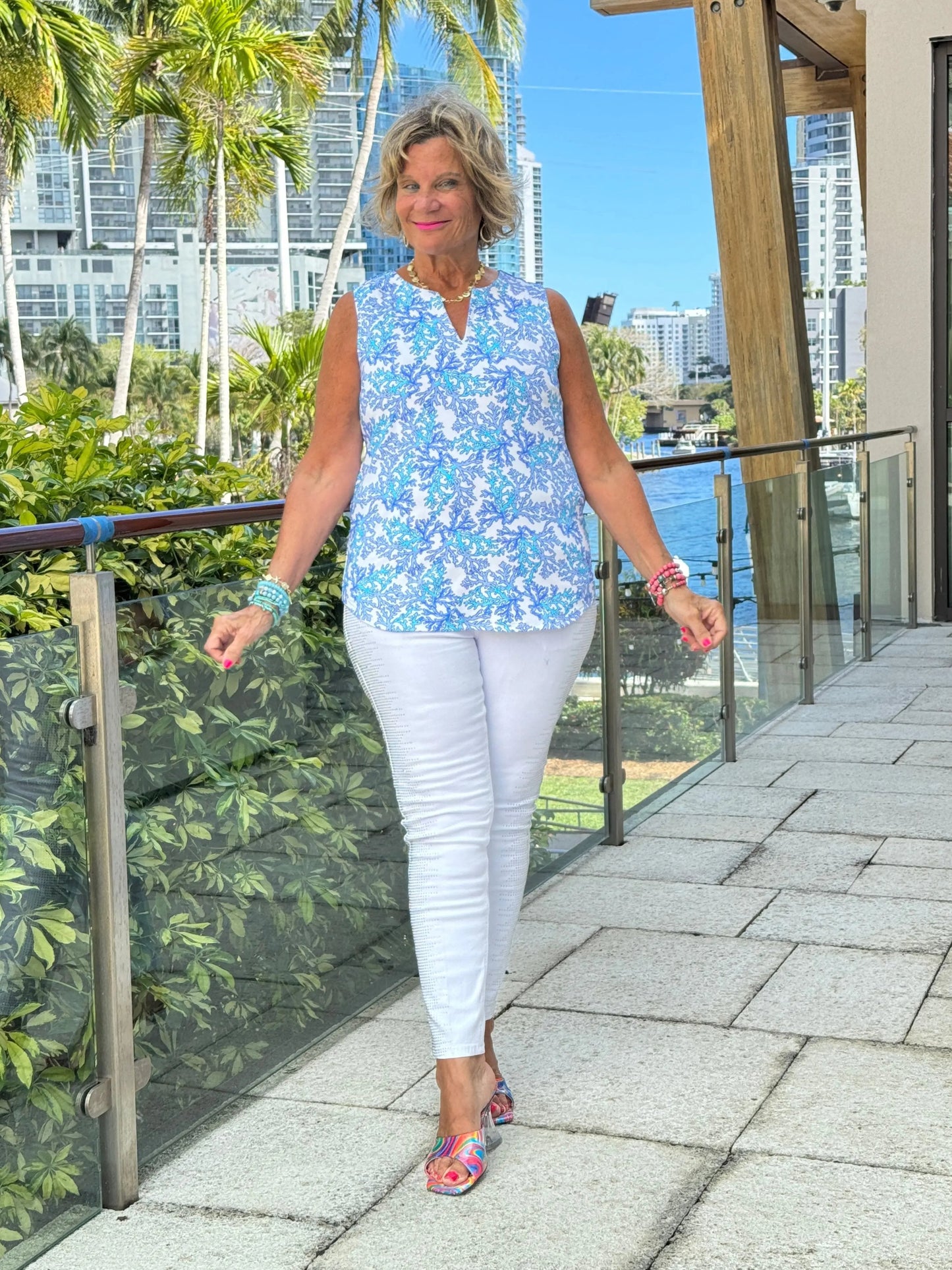 LULU B CORAL BREEZE SLEEVELESS V NECK TOP