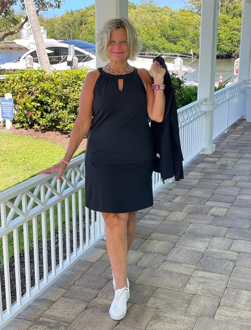 BLACK SKORT