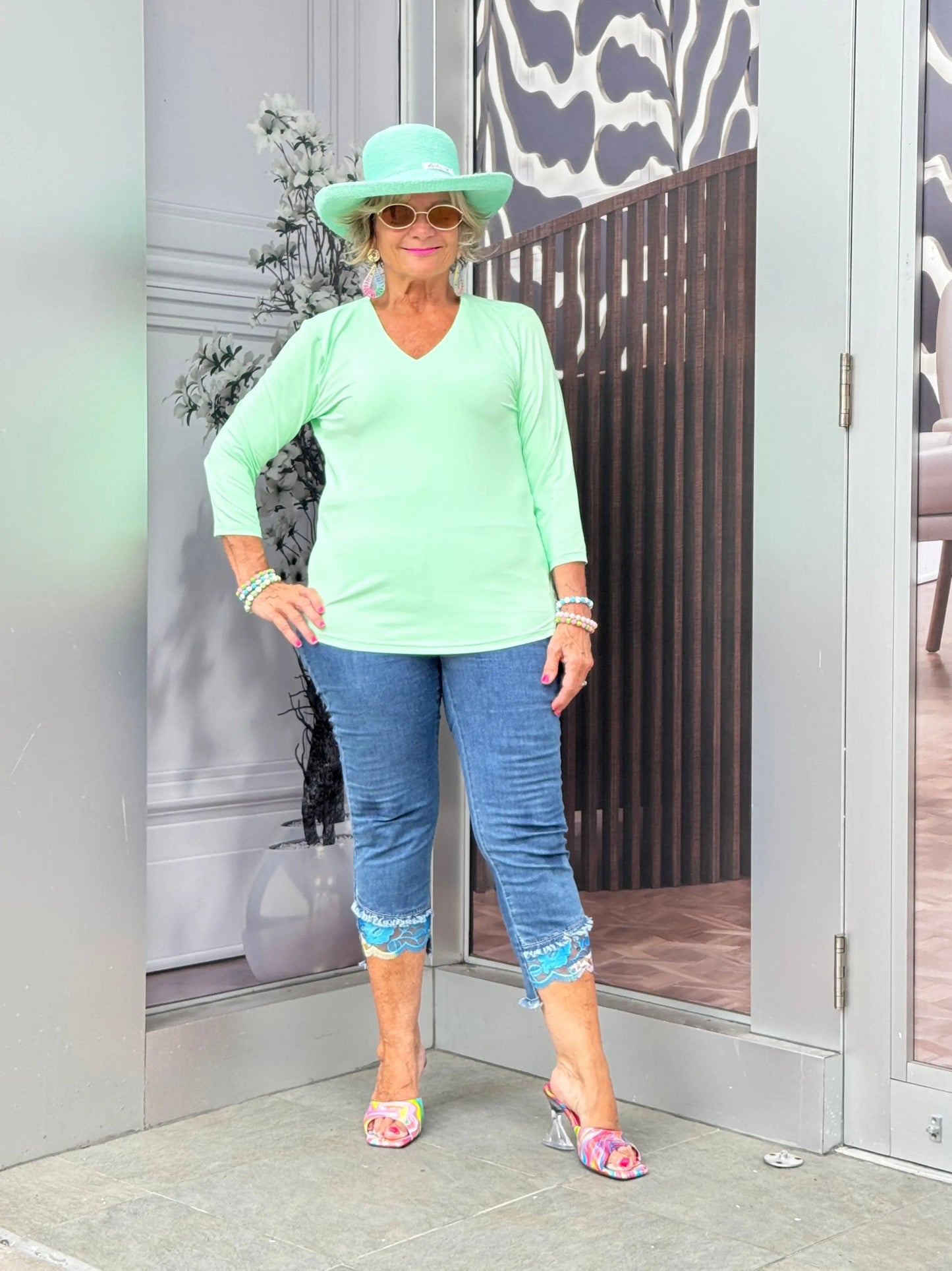 LULU-B SIESTA GREEN V NECK