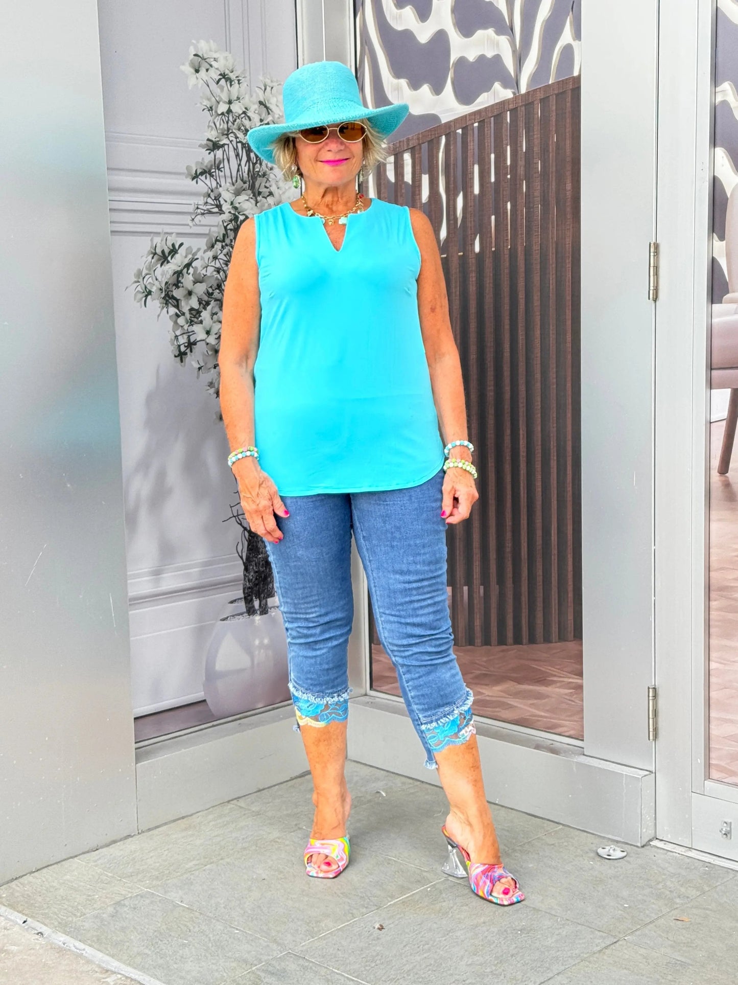 AQUA SLEEVELESS V-NECK