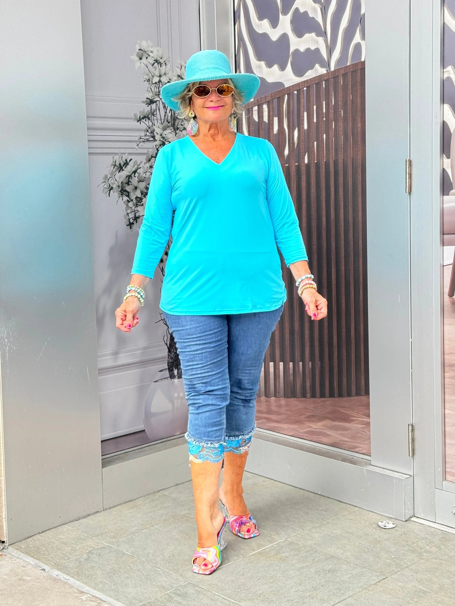 LULU-B AQUA V NECK TOP