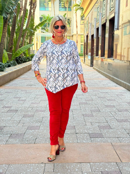 HOLIDAY WINTER WHITE ASYMMETRIC TOP