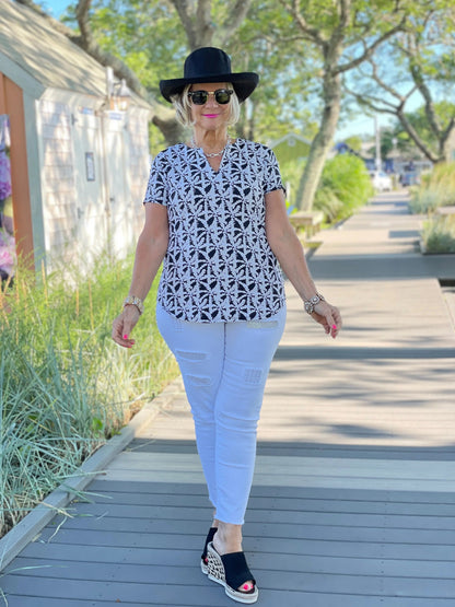 BLACK AND BEIGE SHORT SLEEVE
