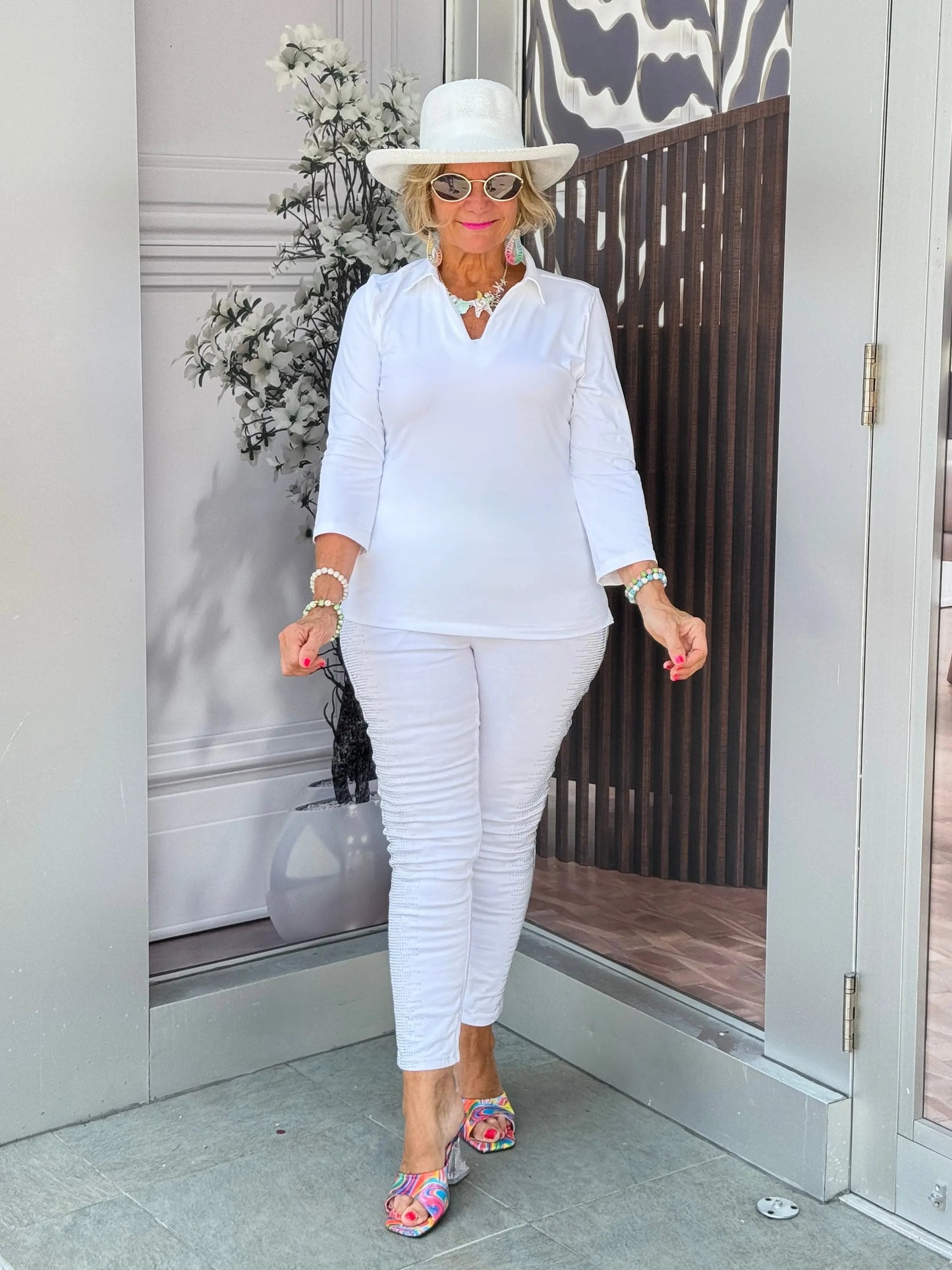 LULU-B SOLID WHITE SLEEVE COLLAR