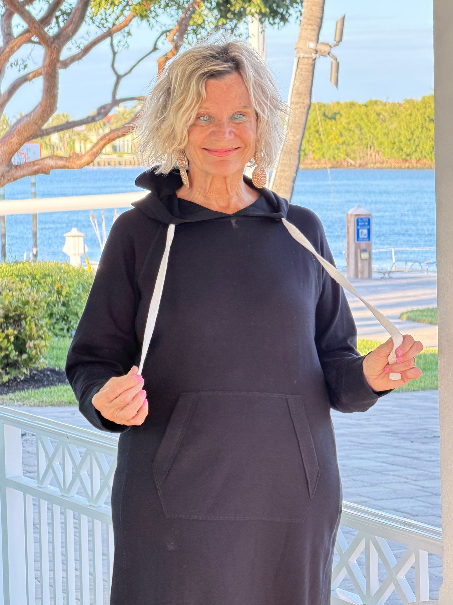 Lulu-b kangaroo pocket black scuba dress