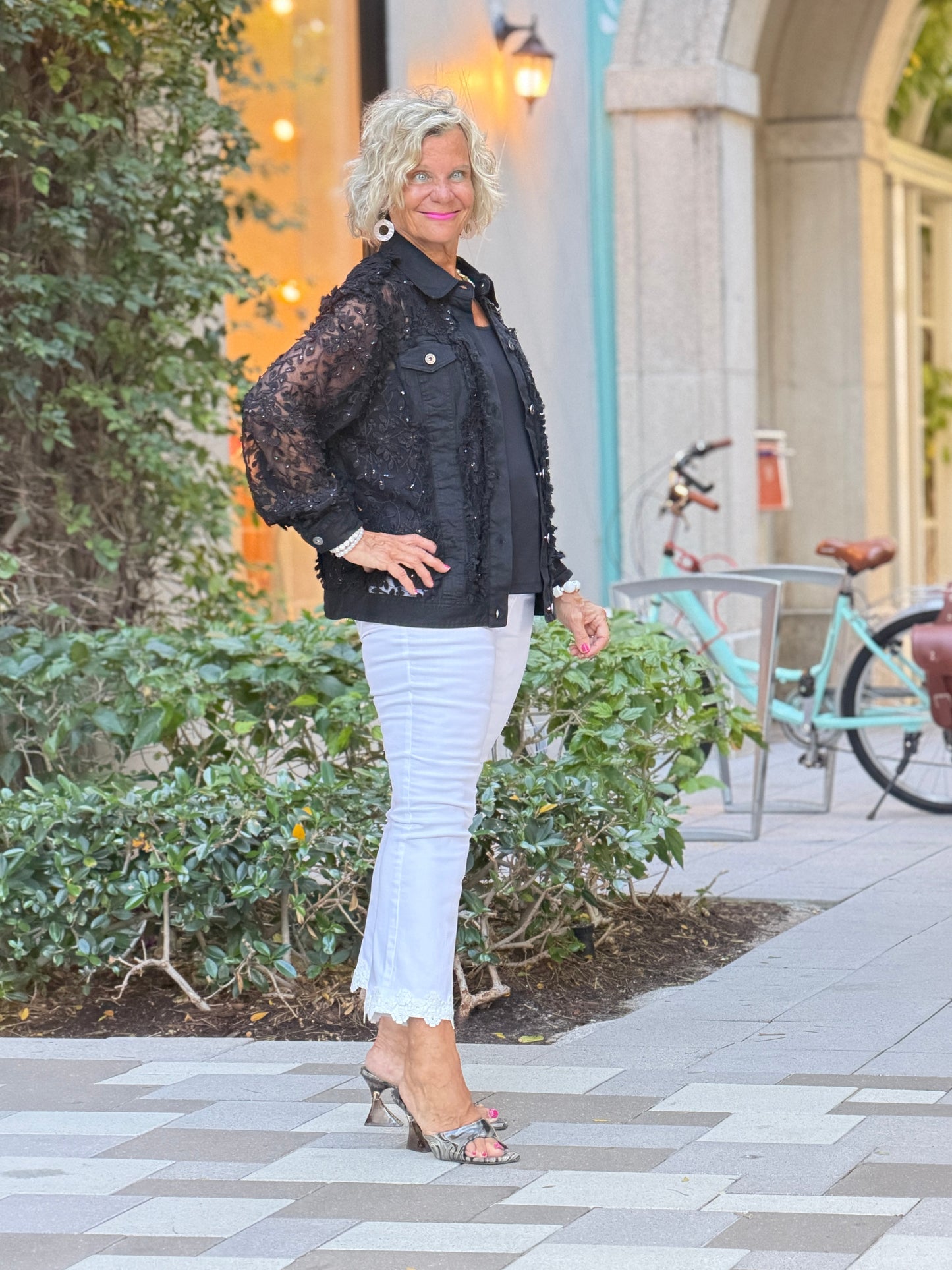 Cropped Flare Twill Jeans With Floral Lace Hem