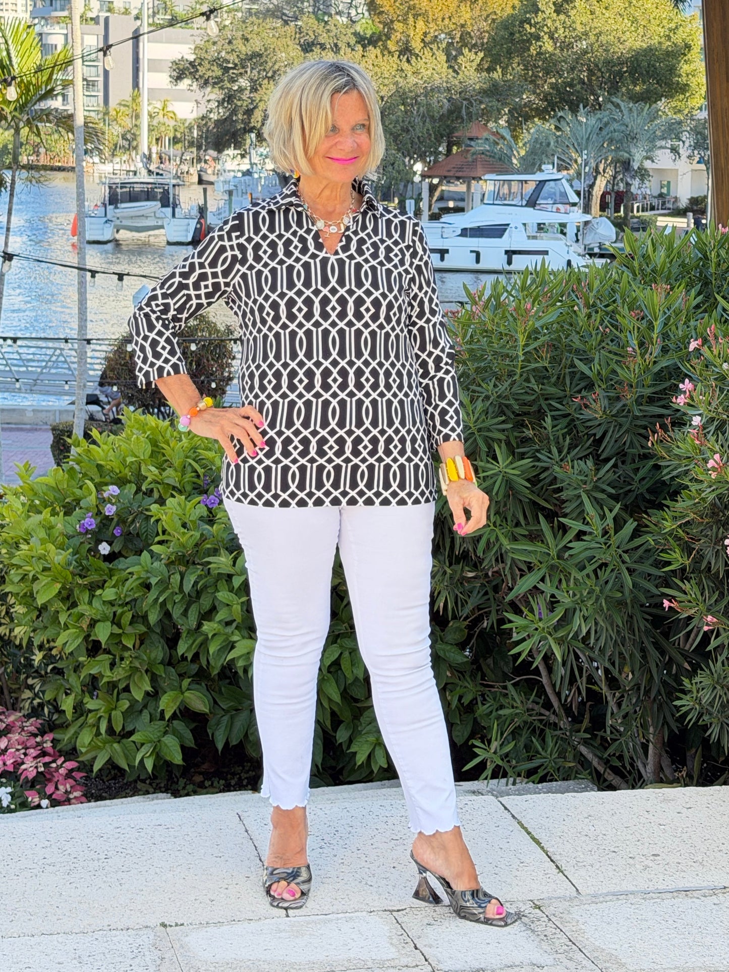 LULU B MIDNIGHT TRELLIS COLLAR SLEEVE TOP