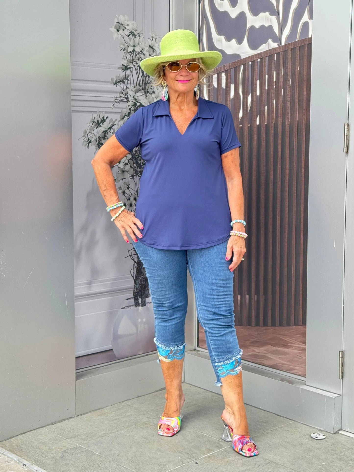 LULU-B NAVY SHORT SLEEVE COLLAR V NECK