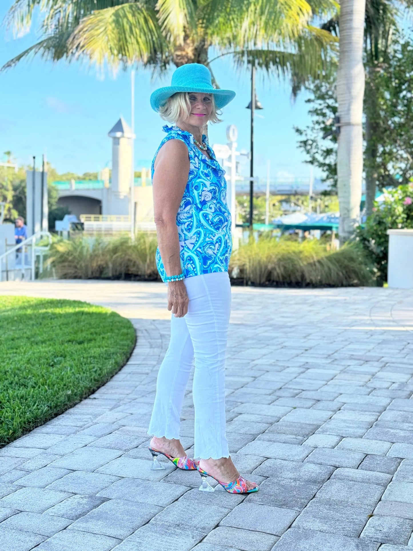 BLUE DREAMING HEARTS SLEEVELESS RUFFLE TOP