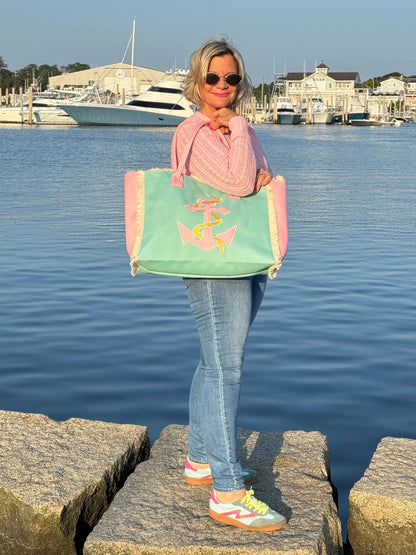 EMBROIDERED ANCHOR
PATCH FRINGE TOTE BAG.