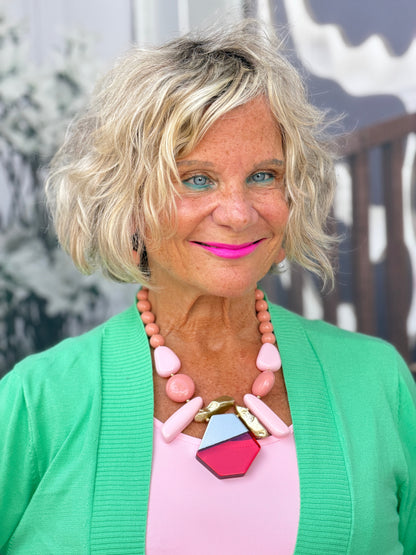 BLUSH STATEMENT NECKLACE