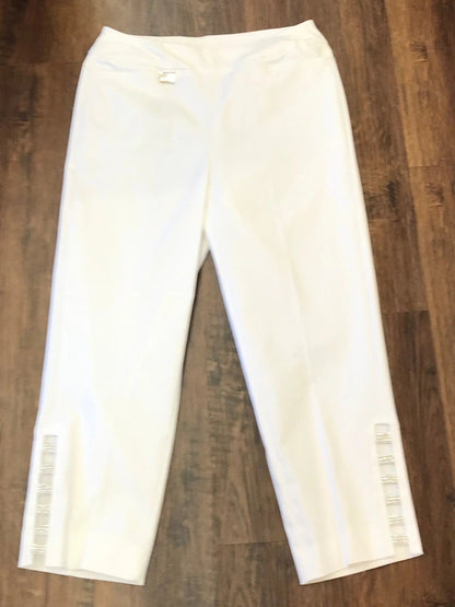EMBELLISHED LATTICE CAPRI WHITE