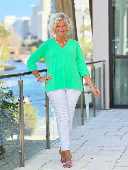 COASTAL GREEN TAILORED SLEEVE V TOP