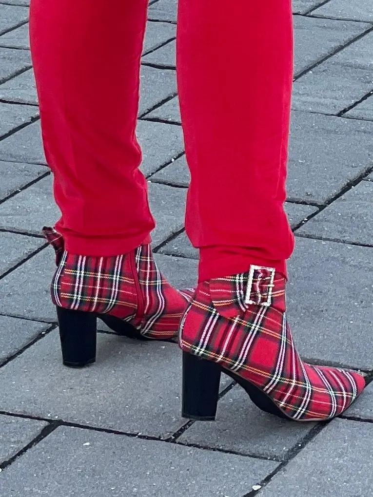 LULU-B RED VELOUR PANTS