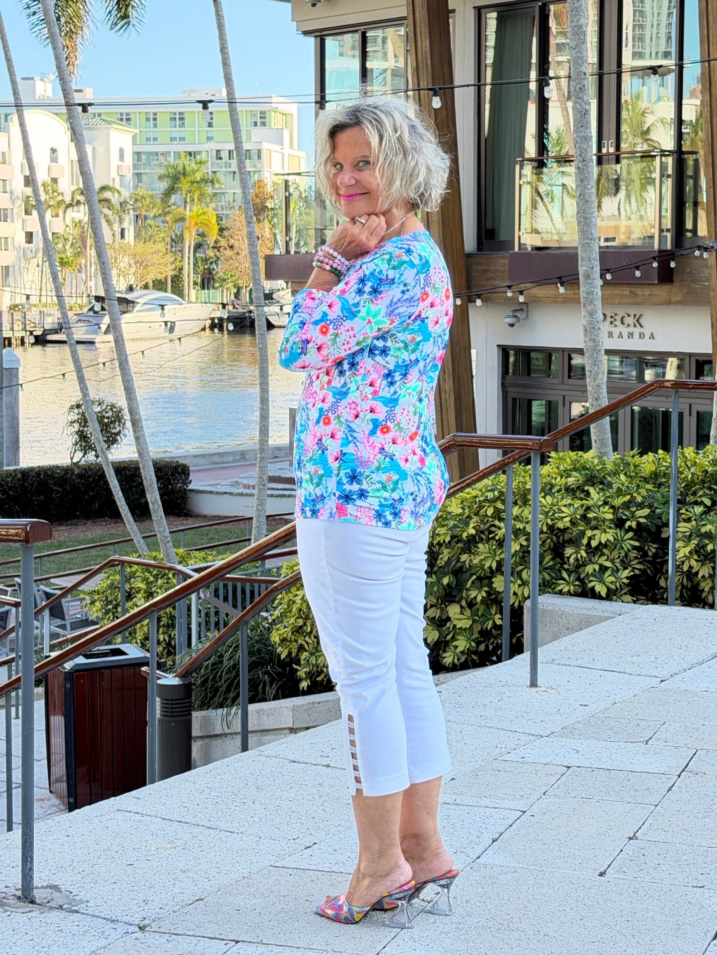 LULU B PARADISE GARDEN V NECK  TOP