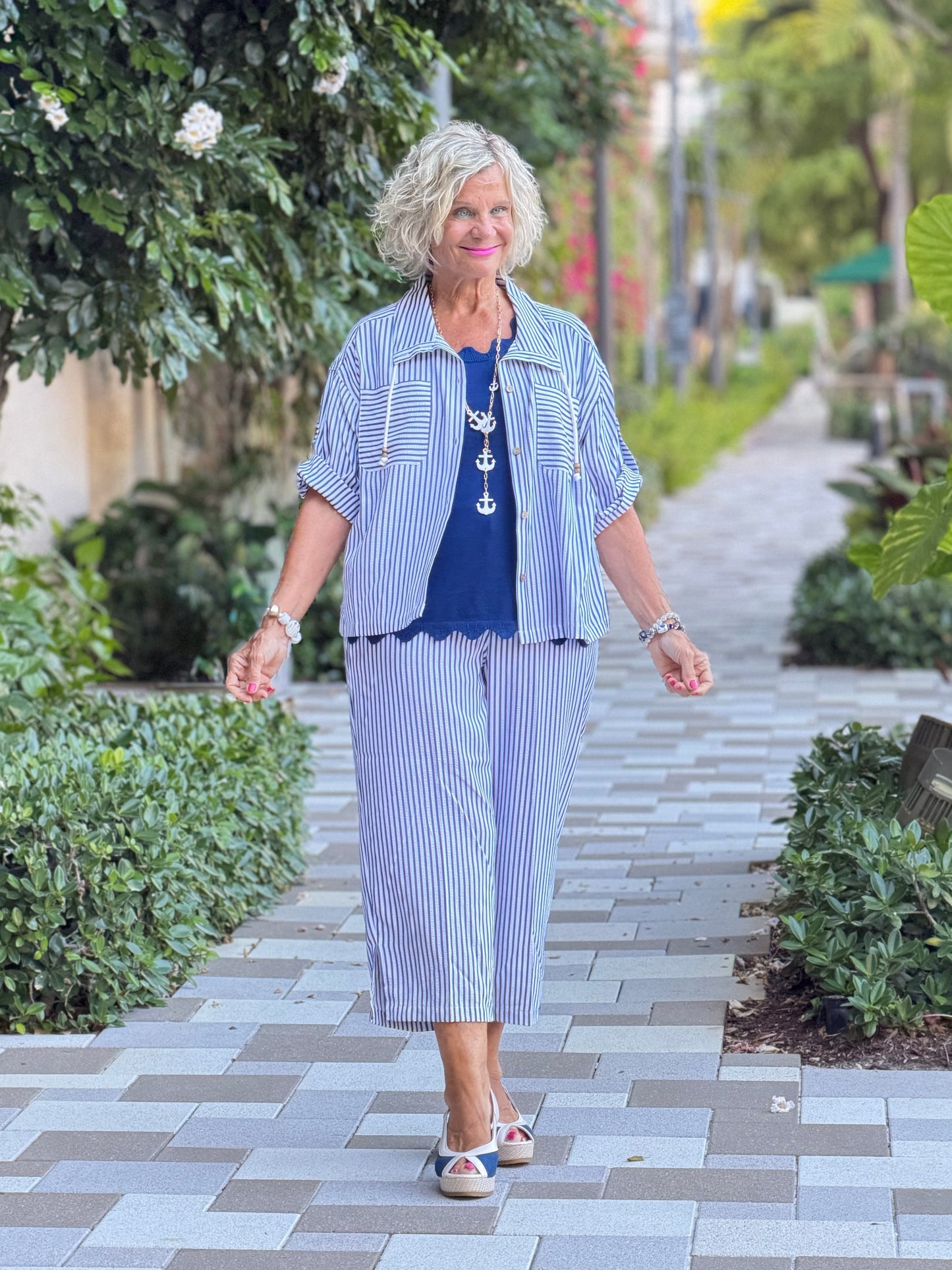 FRENCH RIVIERA NAVY SEERSUCK CAPRI
