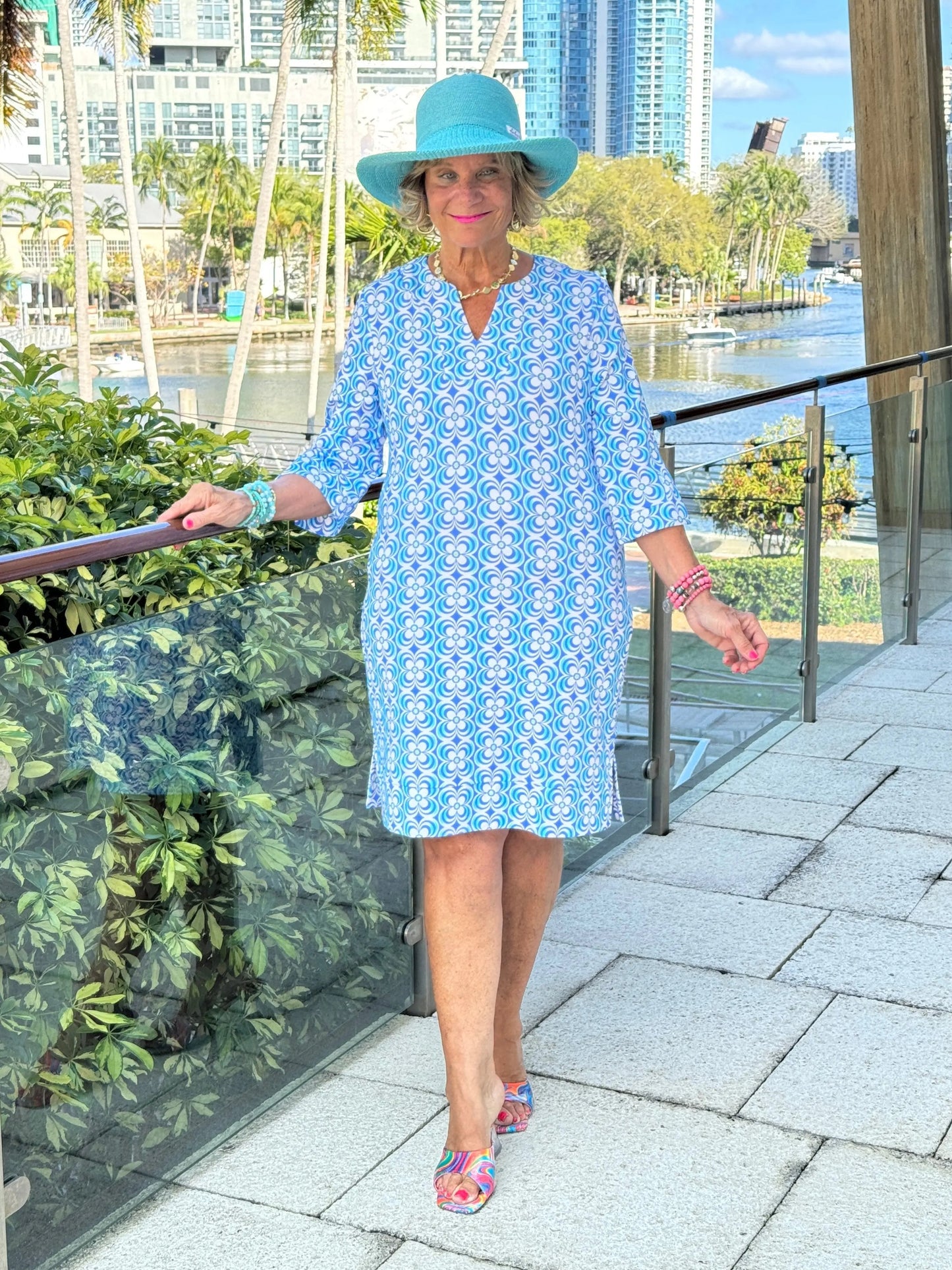 LULU B COASTAL BLOOM NOTCH SLEEVE DRESS