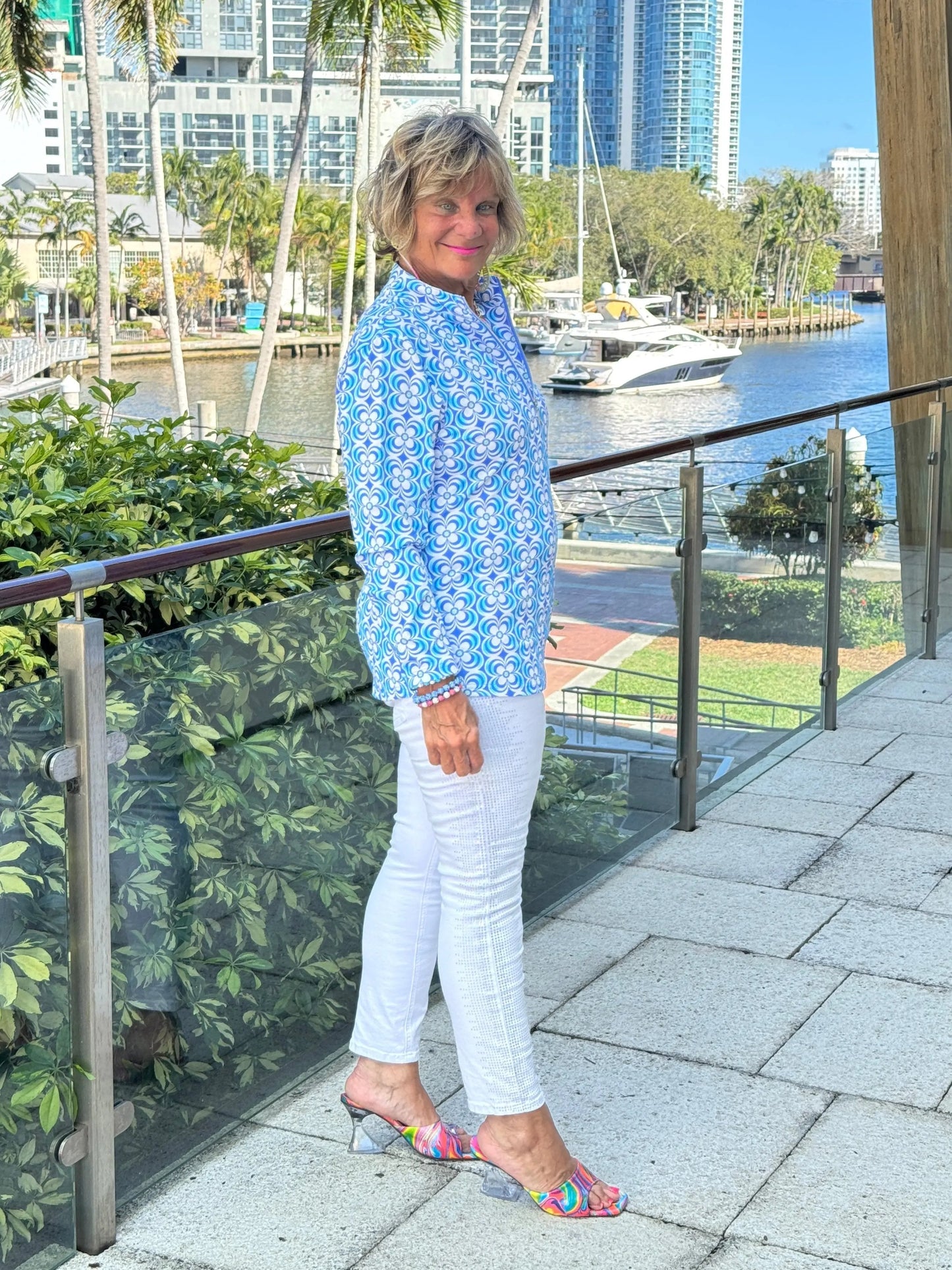 LULU B COASTAL BLOOM ZIPPER TOP
