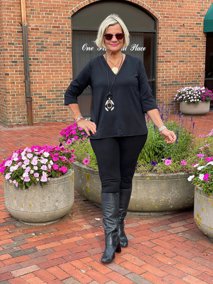 LULU-B BLACK TAILORED V SLEEVE